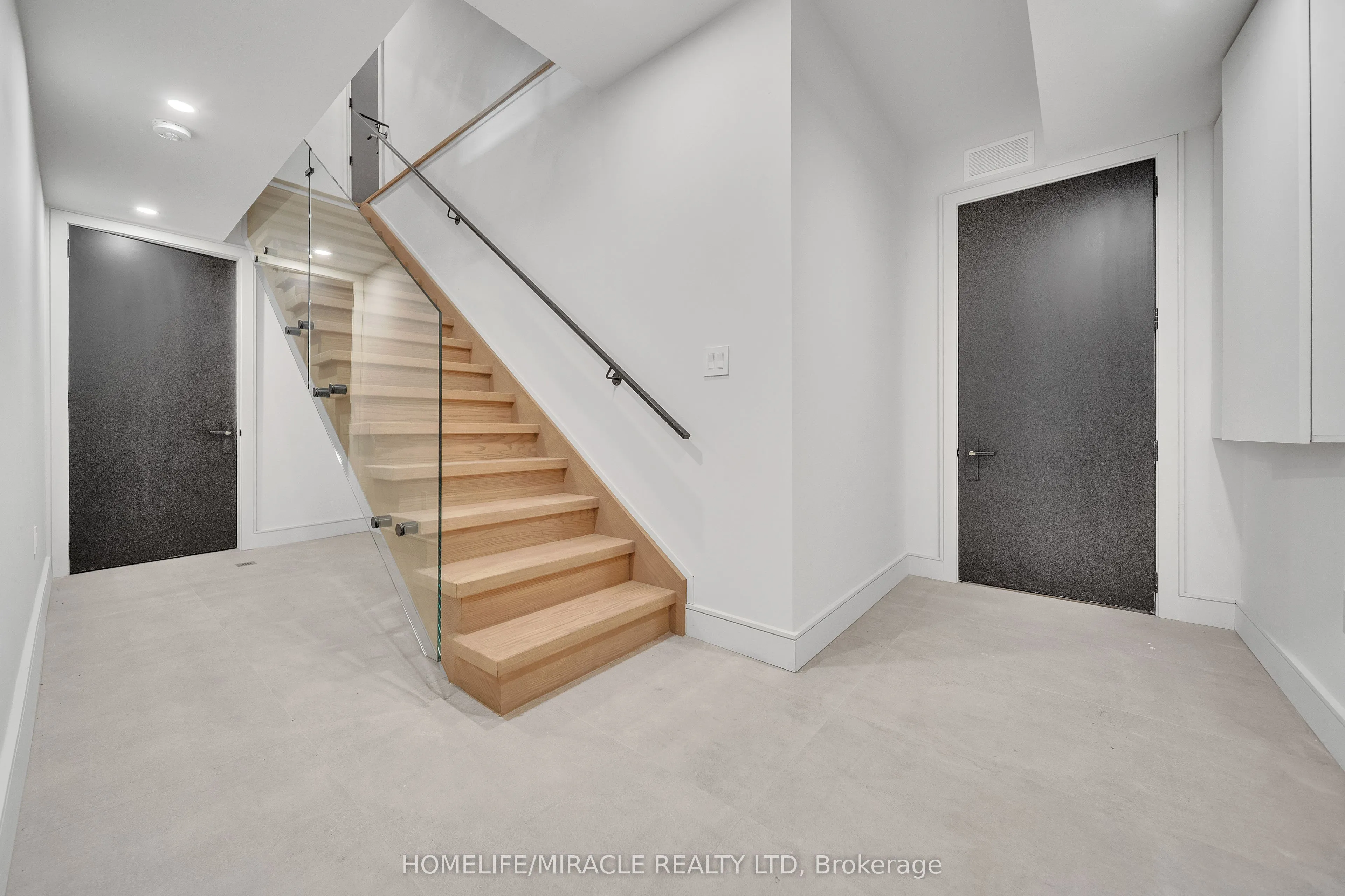 853 Tenth Street