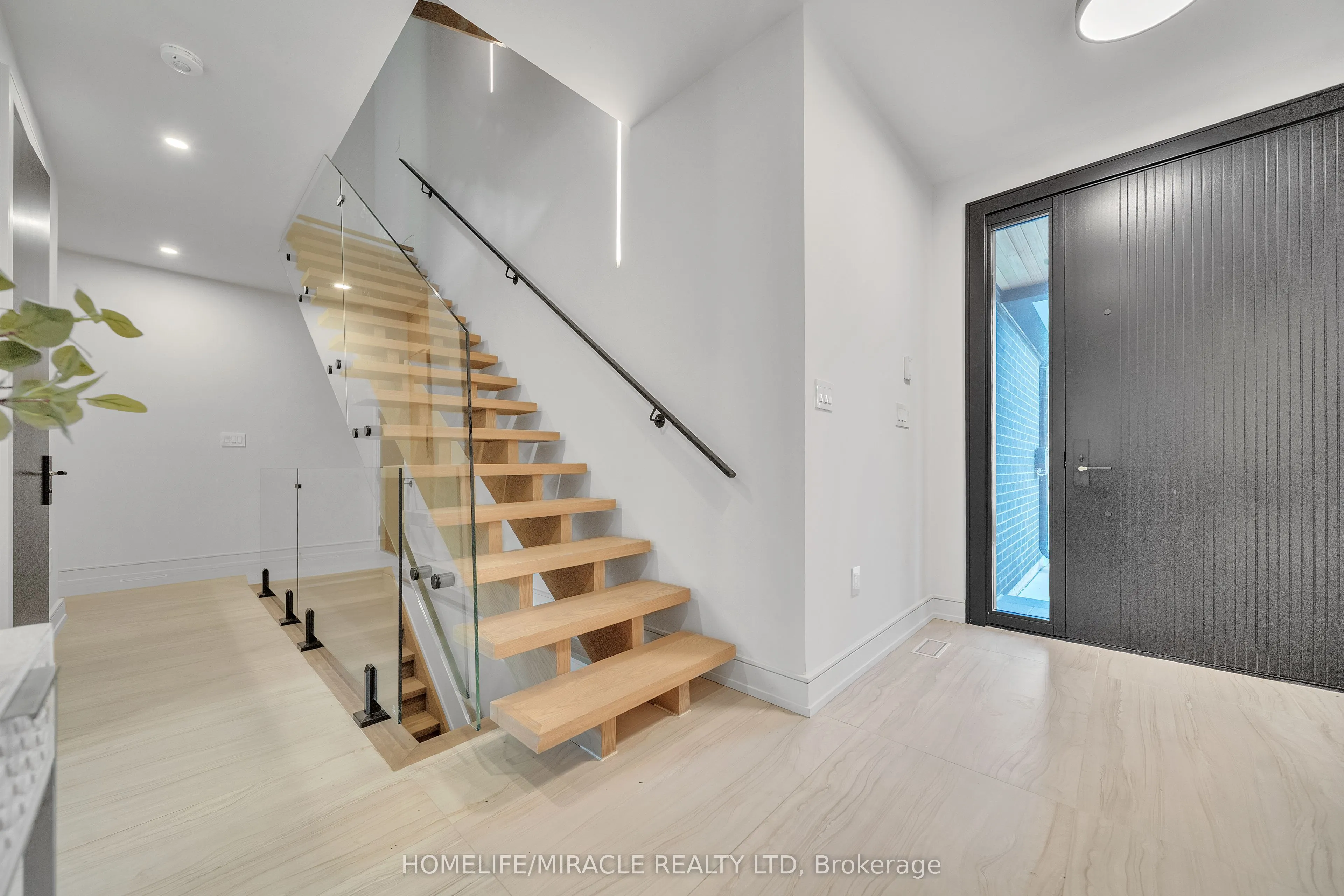 853 Tenth Street