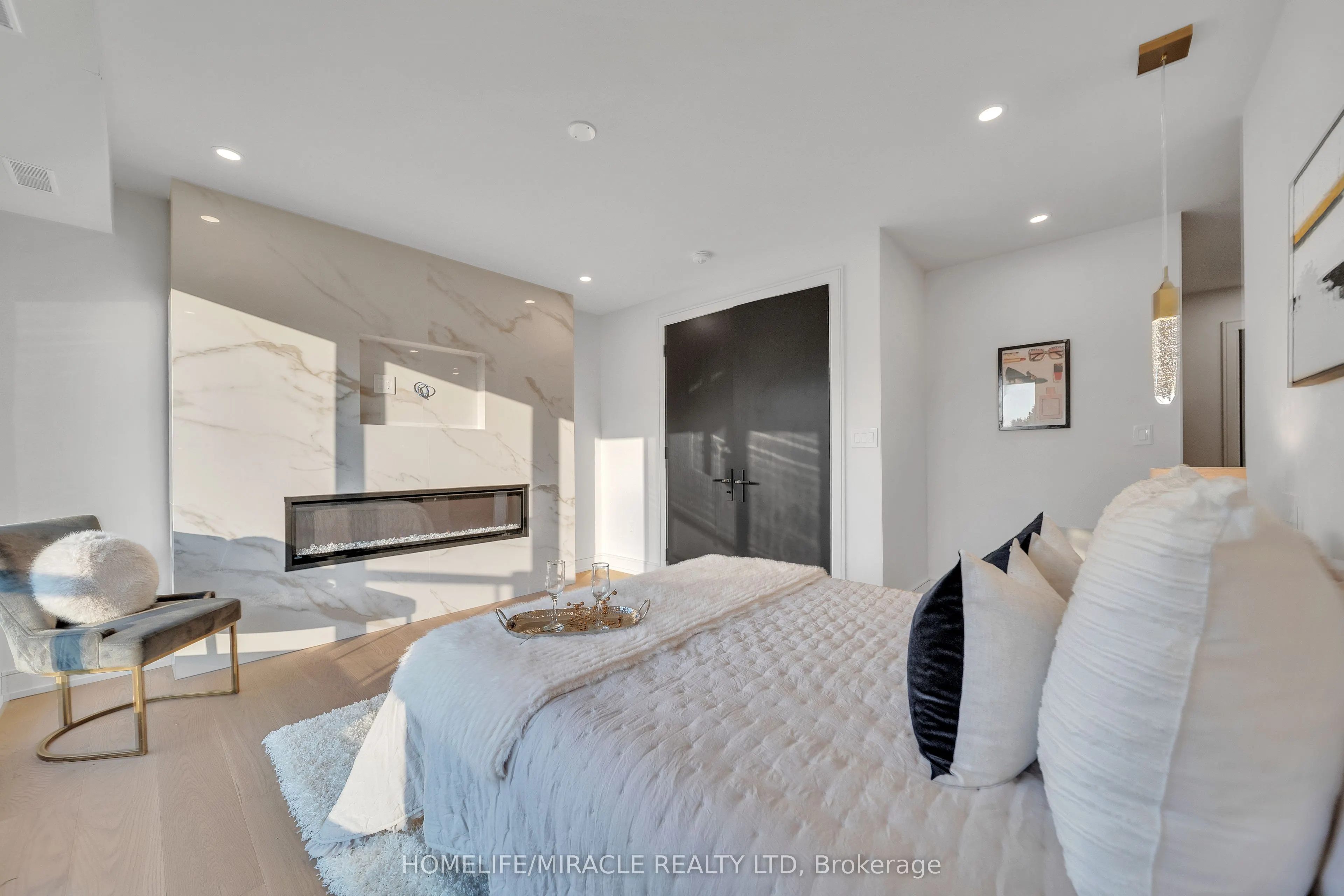 853 Tenth Street