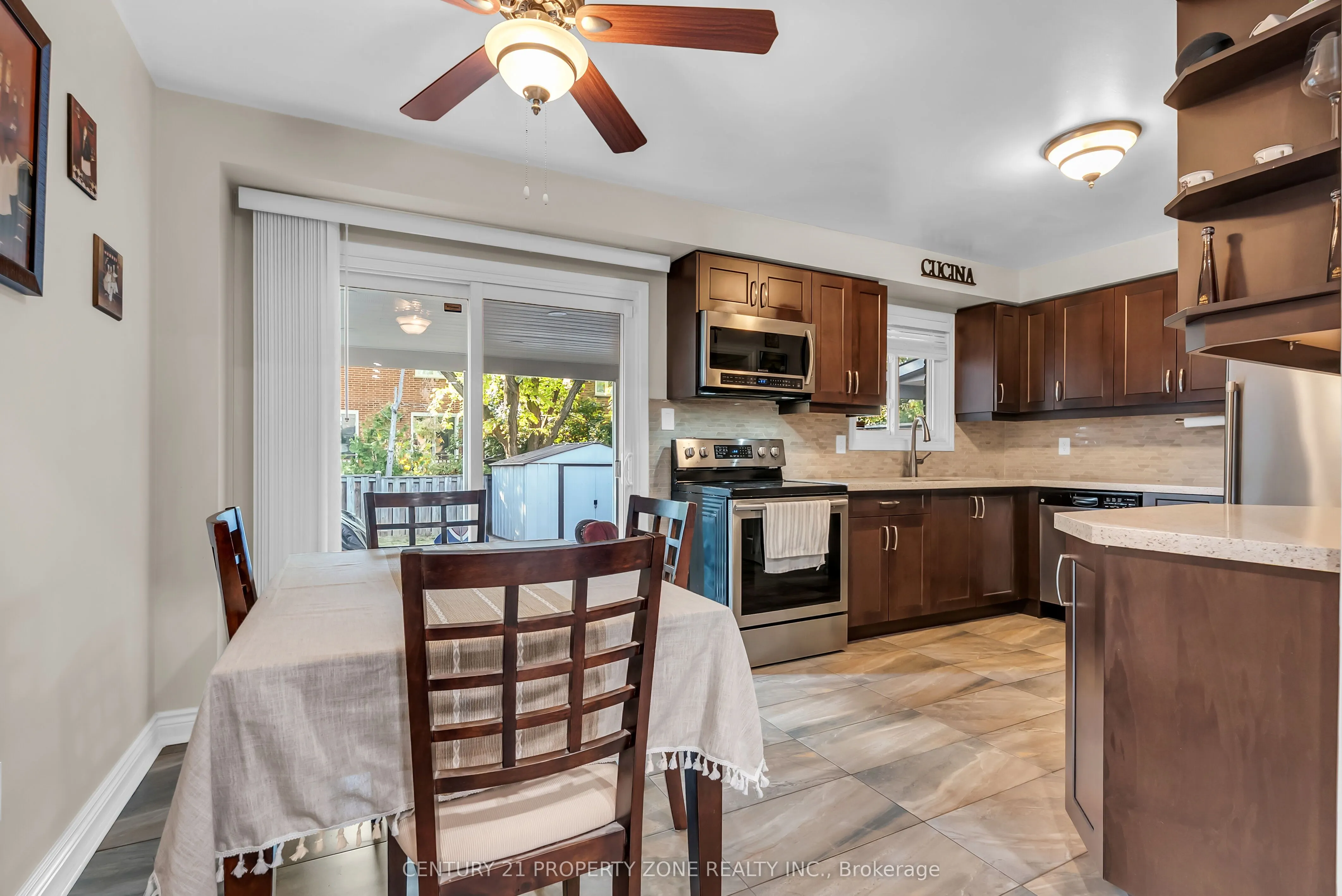 4265 Lingfield Crescent