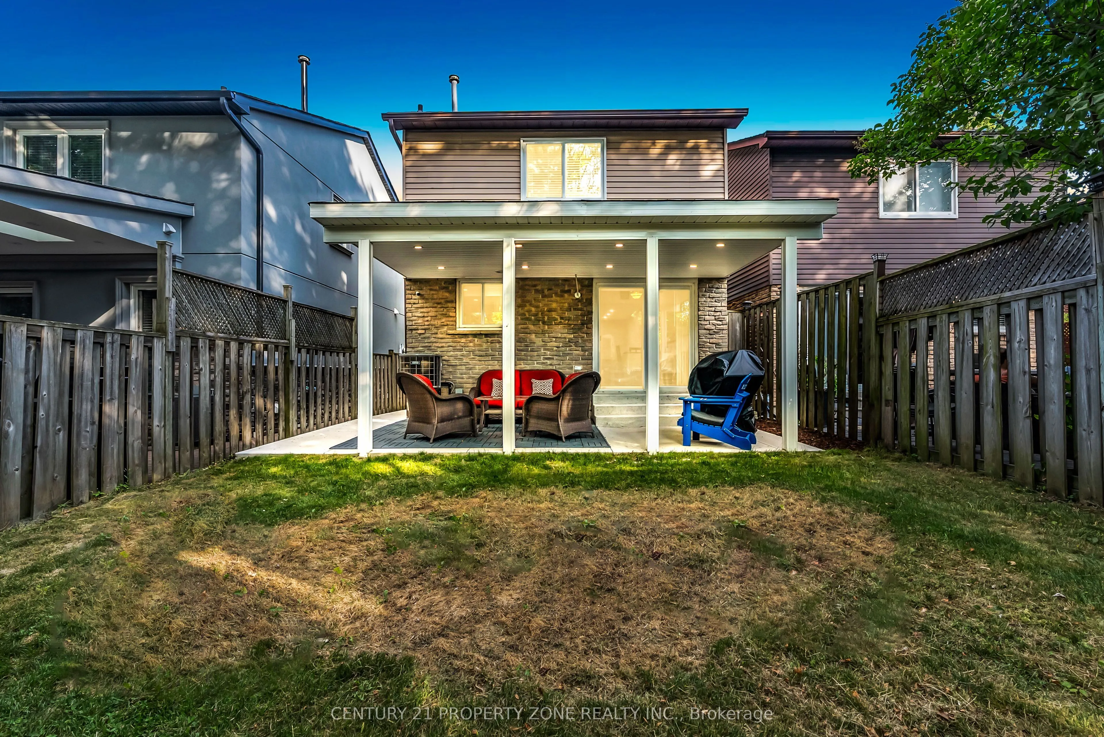 4265 Lingfield Crescent