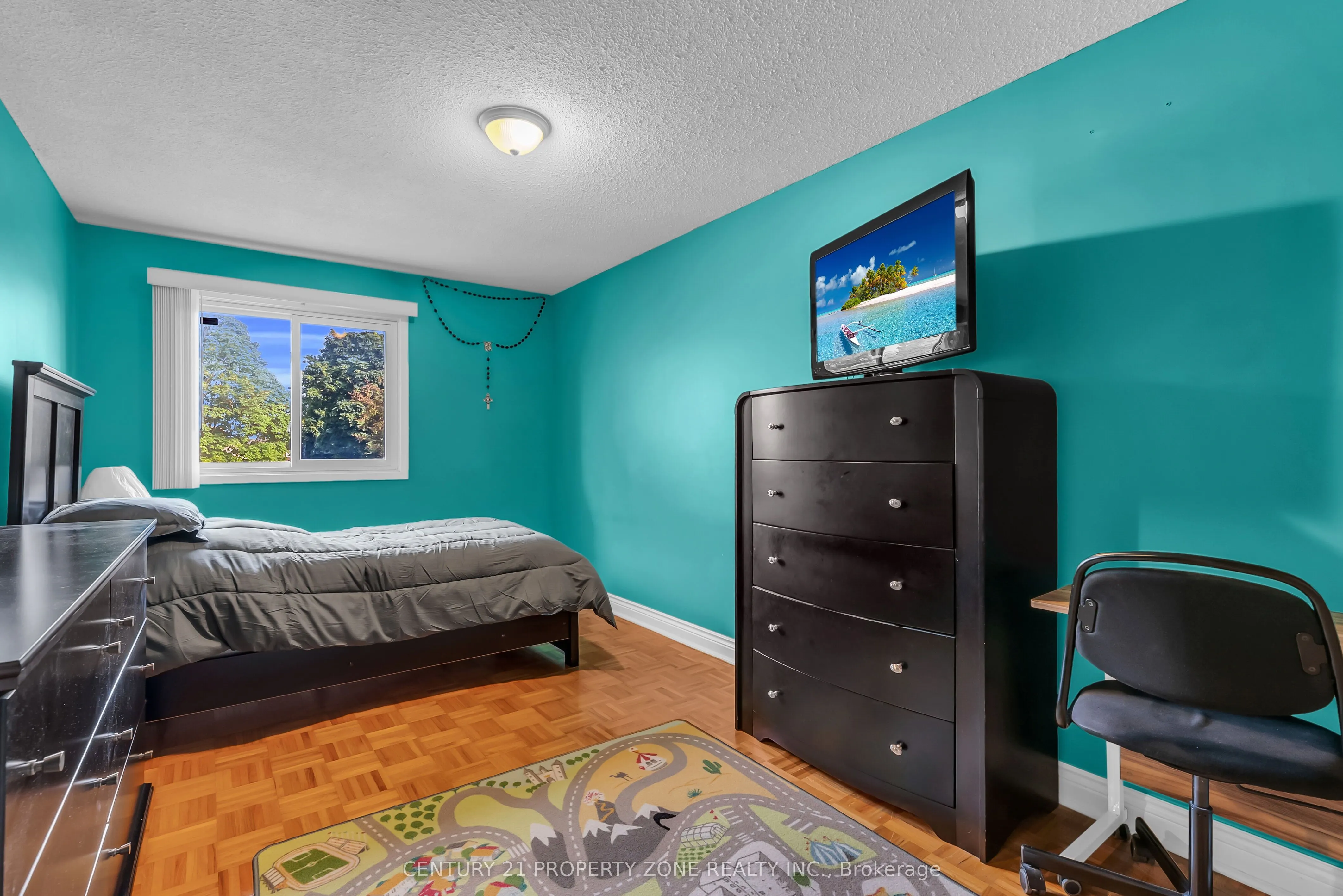 4265 Lingfield Crescent