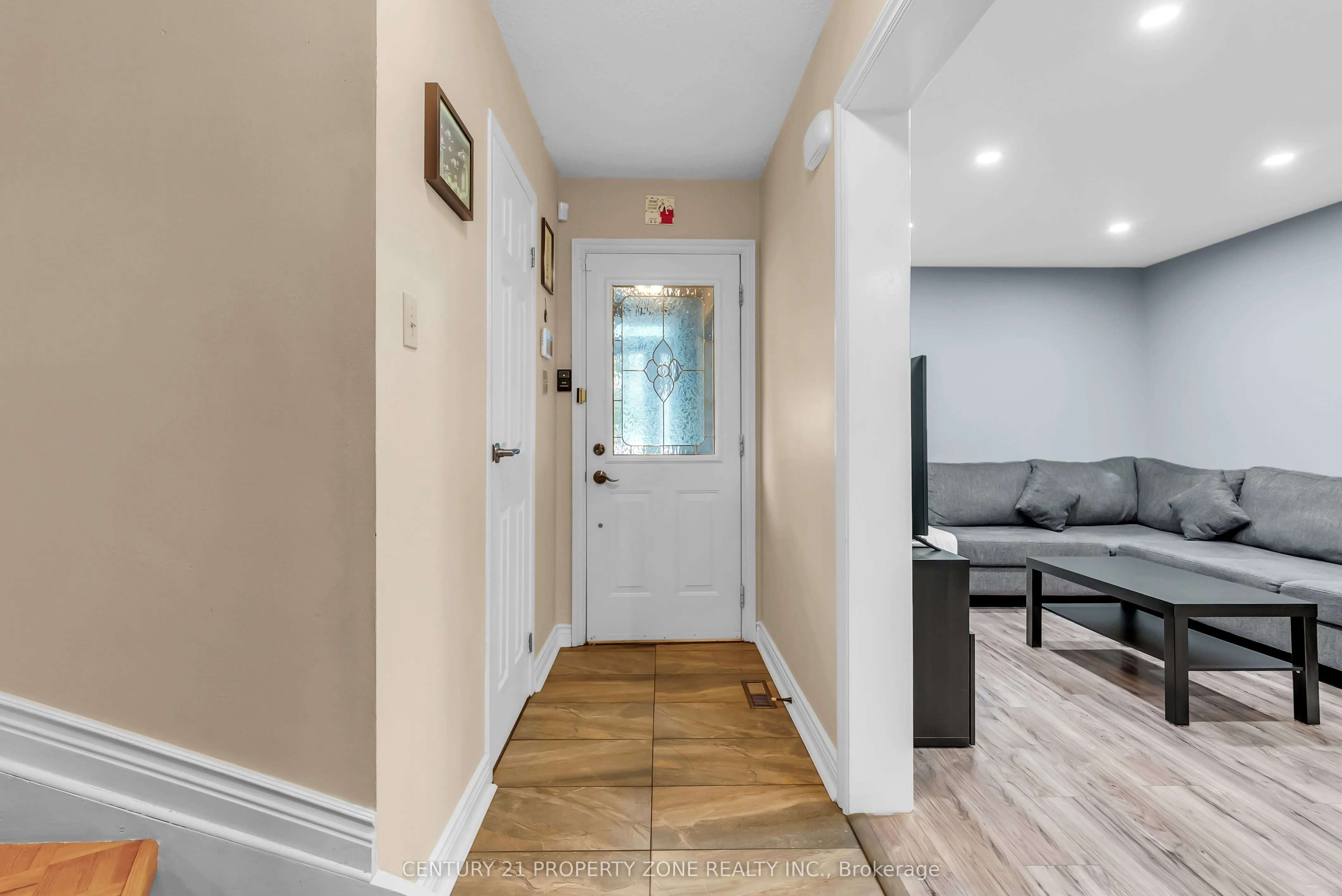 4265 Lingfield Crescent