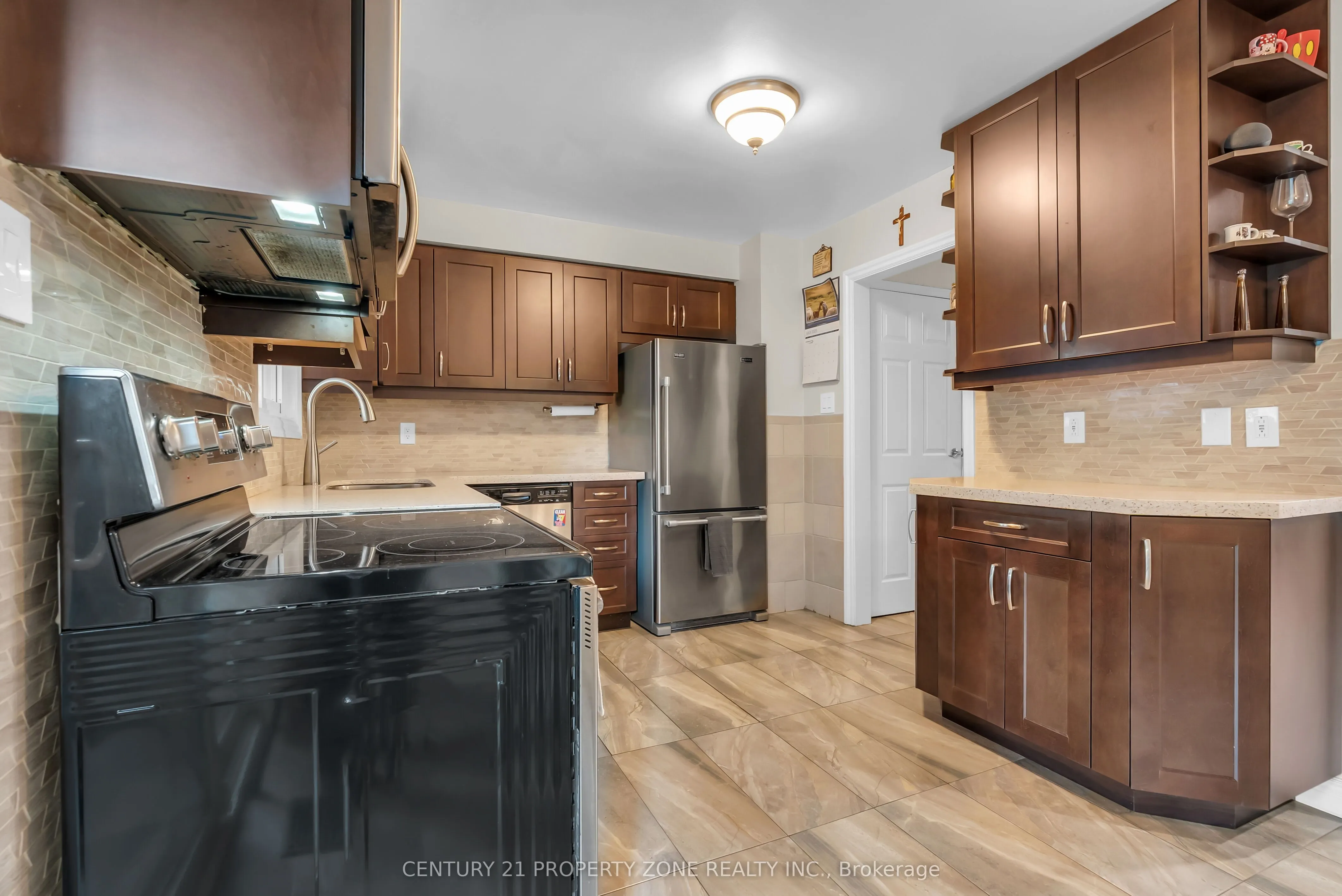 4265 Lingfield Crescent