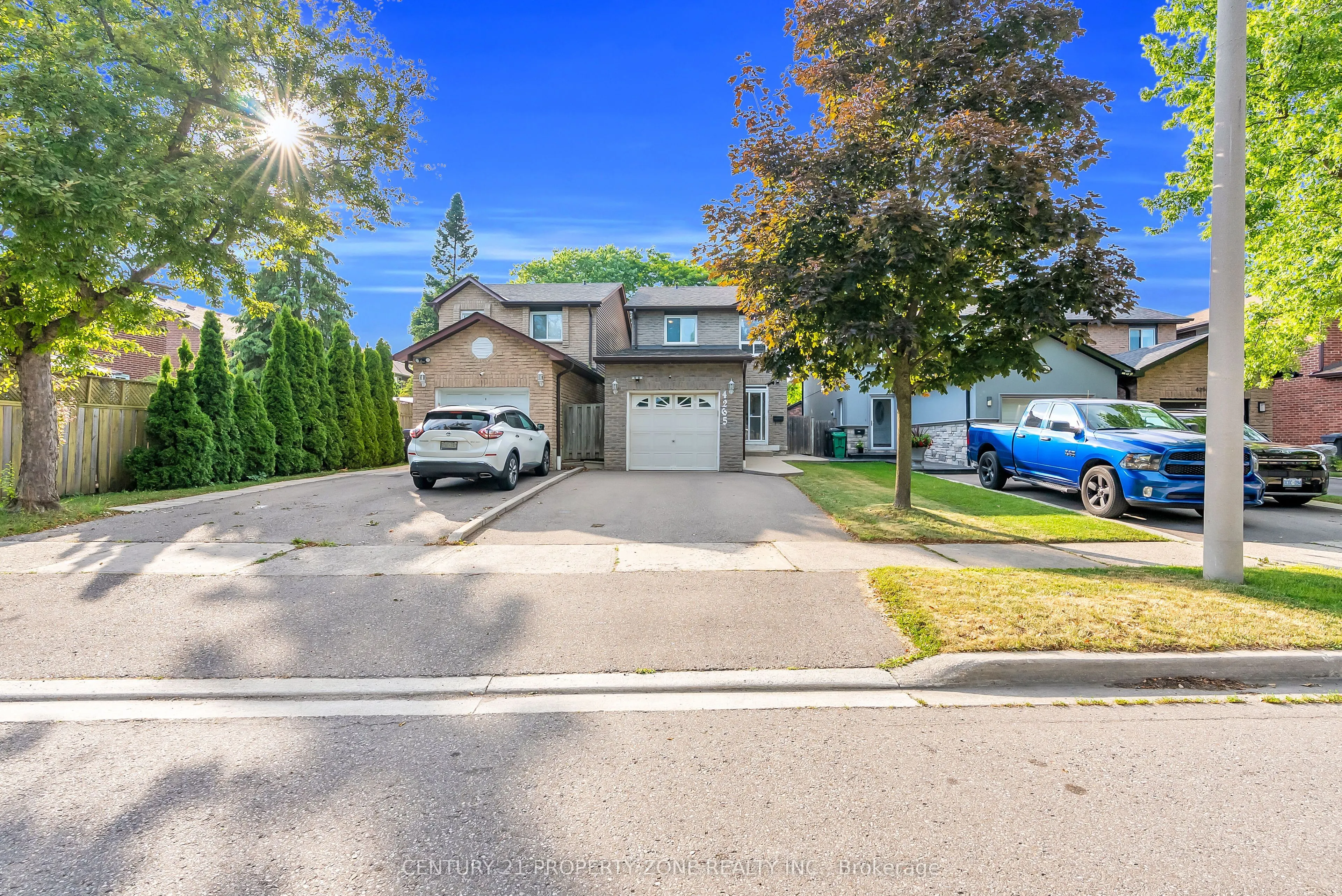 4265 Lingfield Crescent