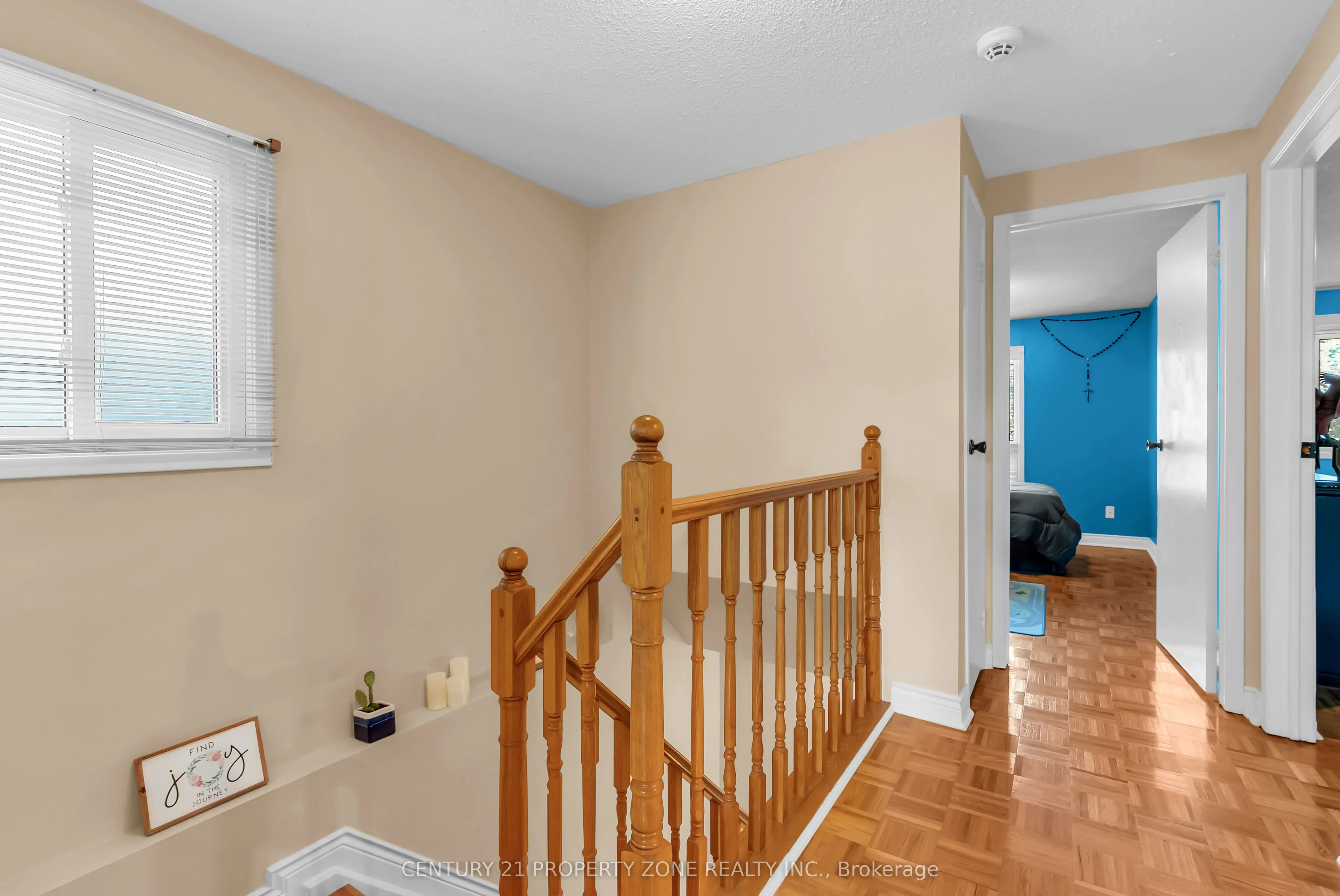4265 Lingfield Crescent