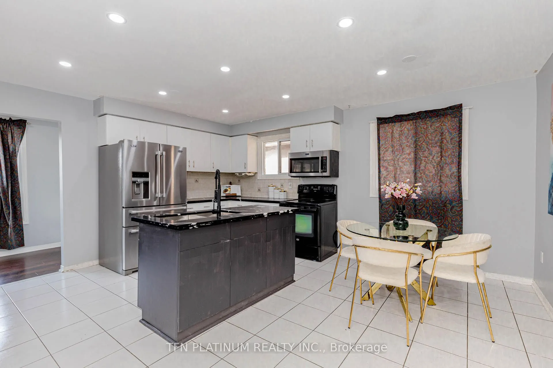 36 Tanager Square