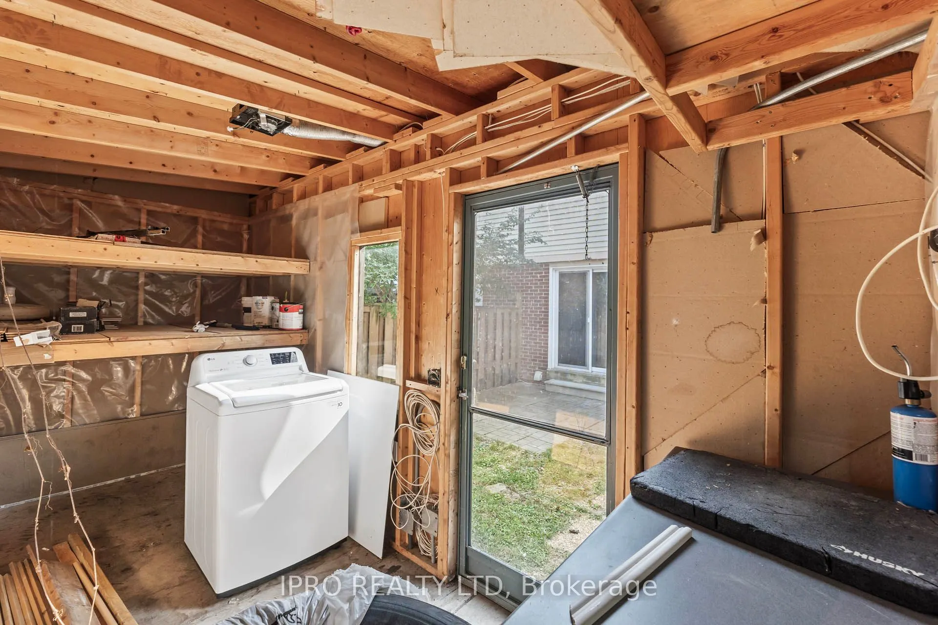 35 Barrington Crescent W