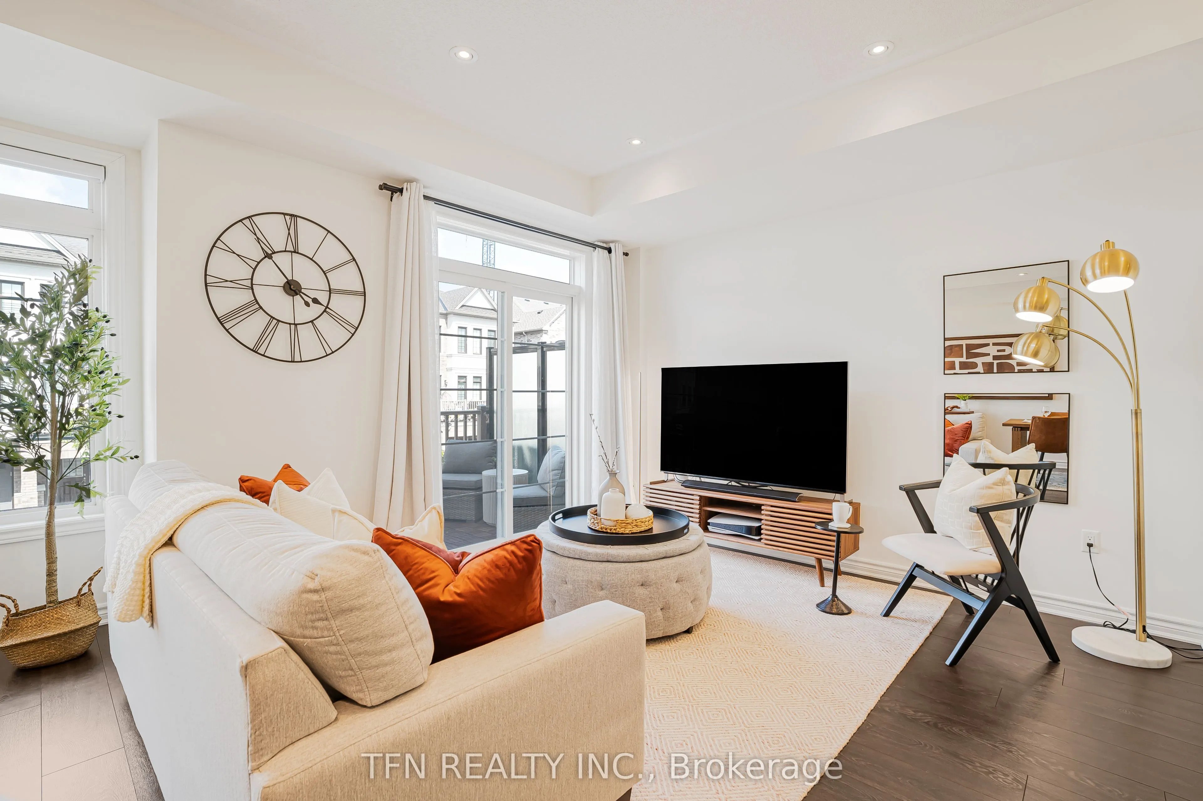 1179 Lloyd Landing