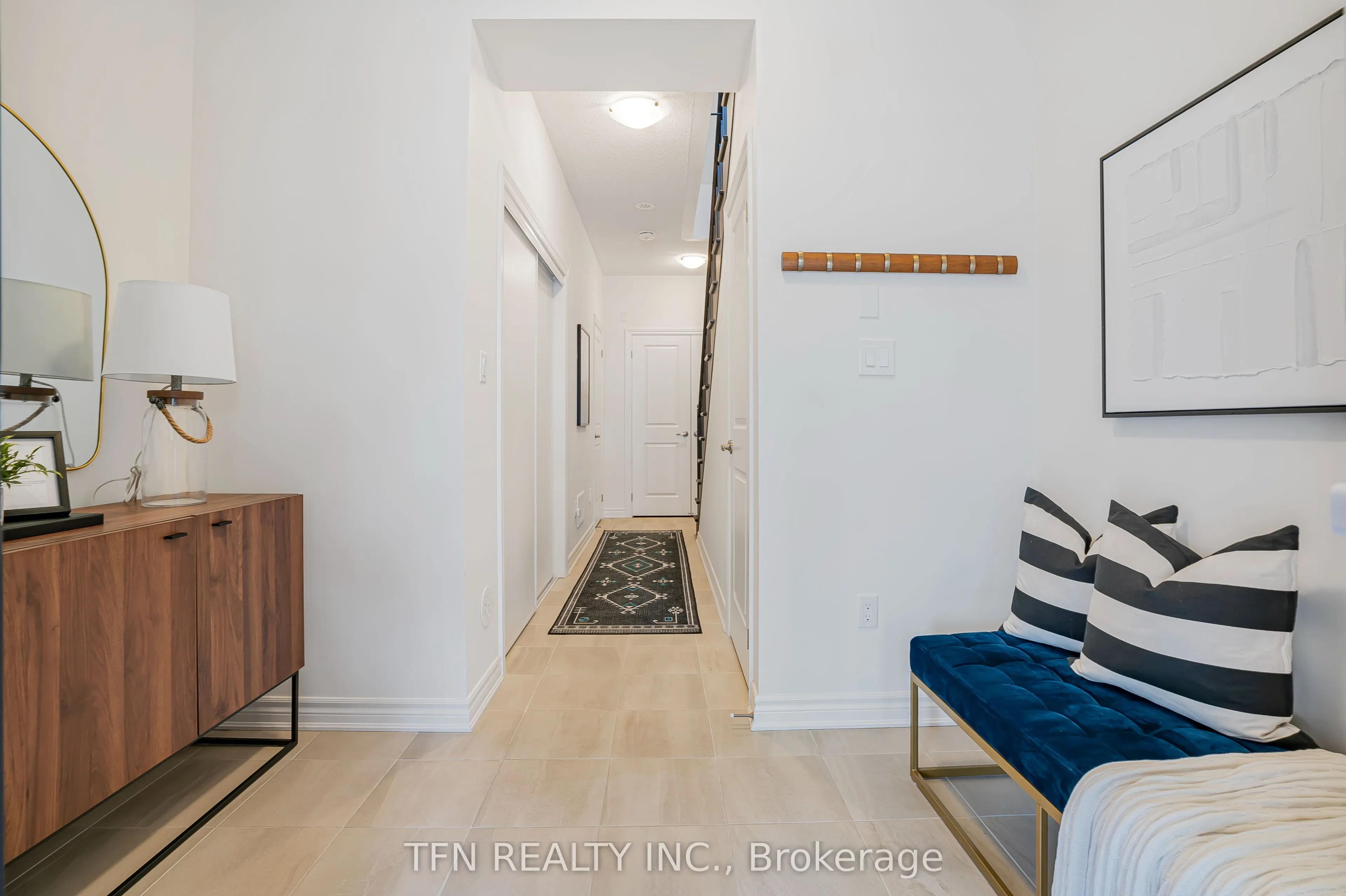 1179 Lloyd Landing