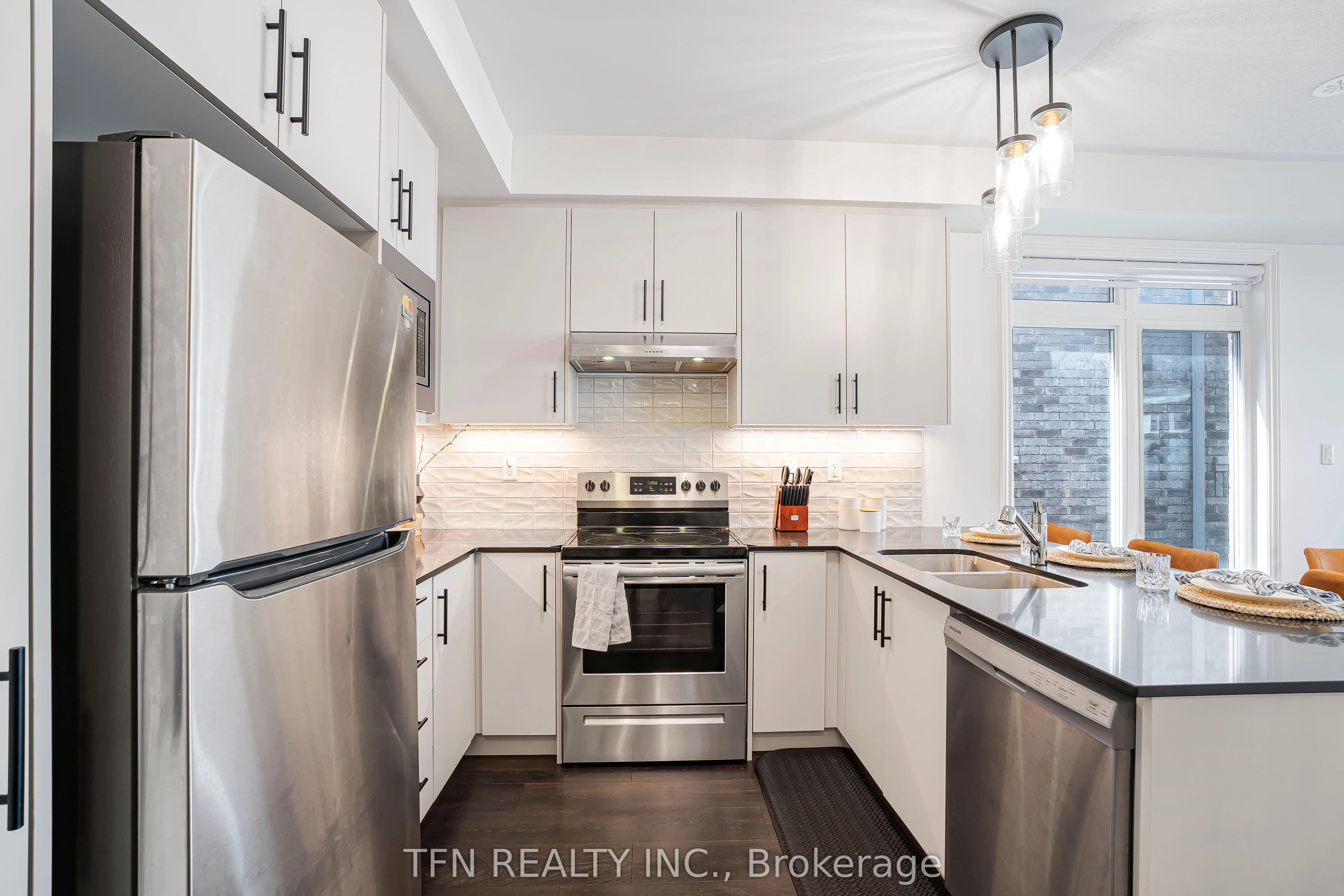 1179 Lloyd Landing