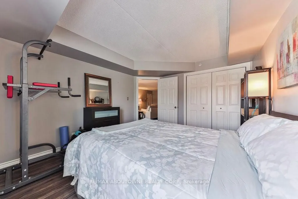 1421 Walkers Line, #207