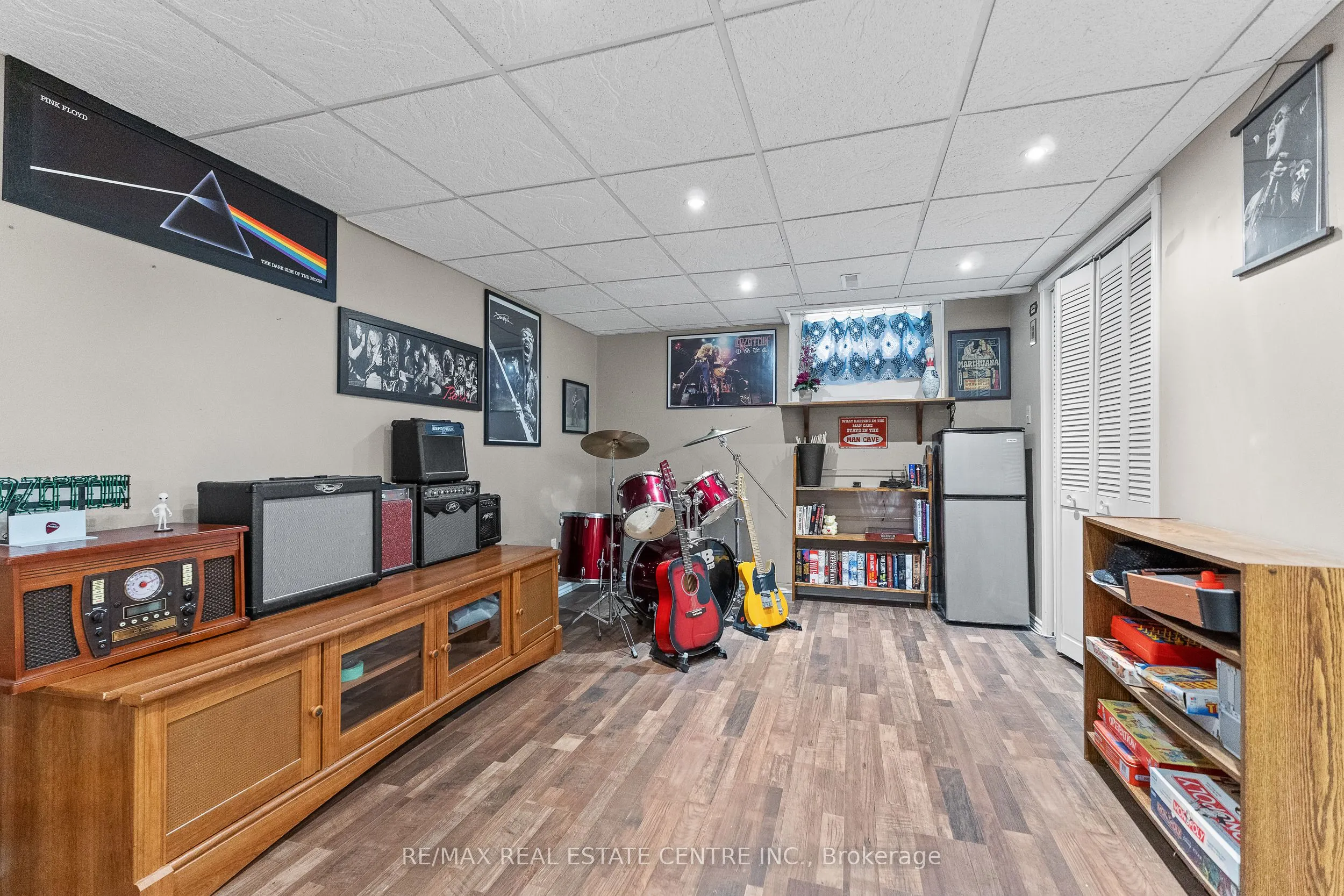30 Regentview Drive