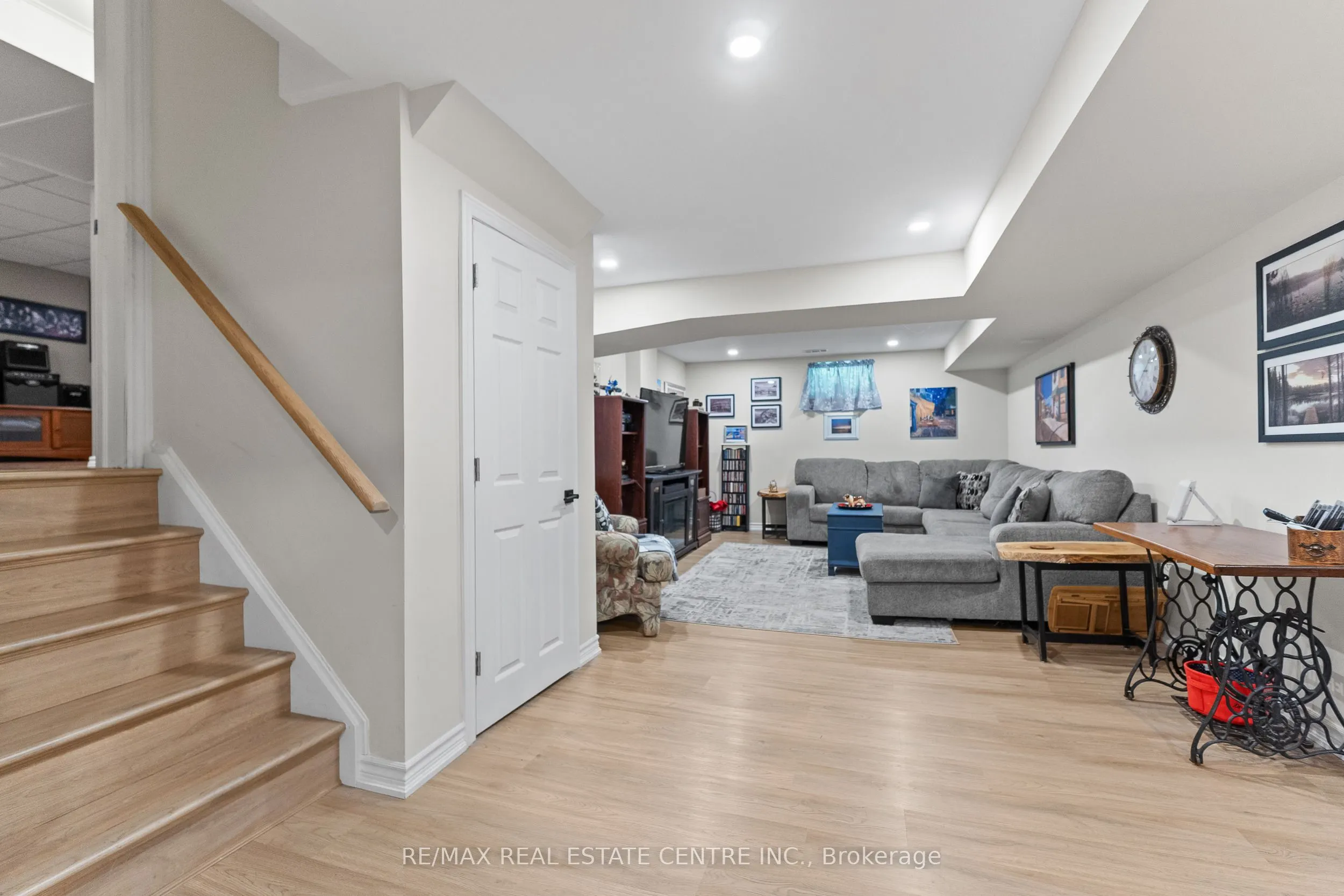 30 Regentview Drive