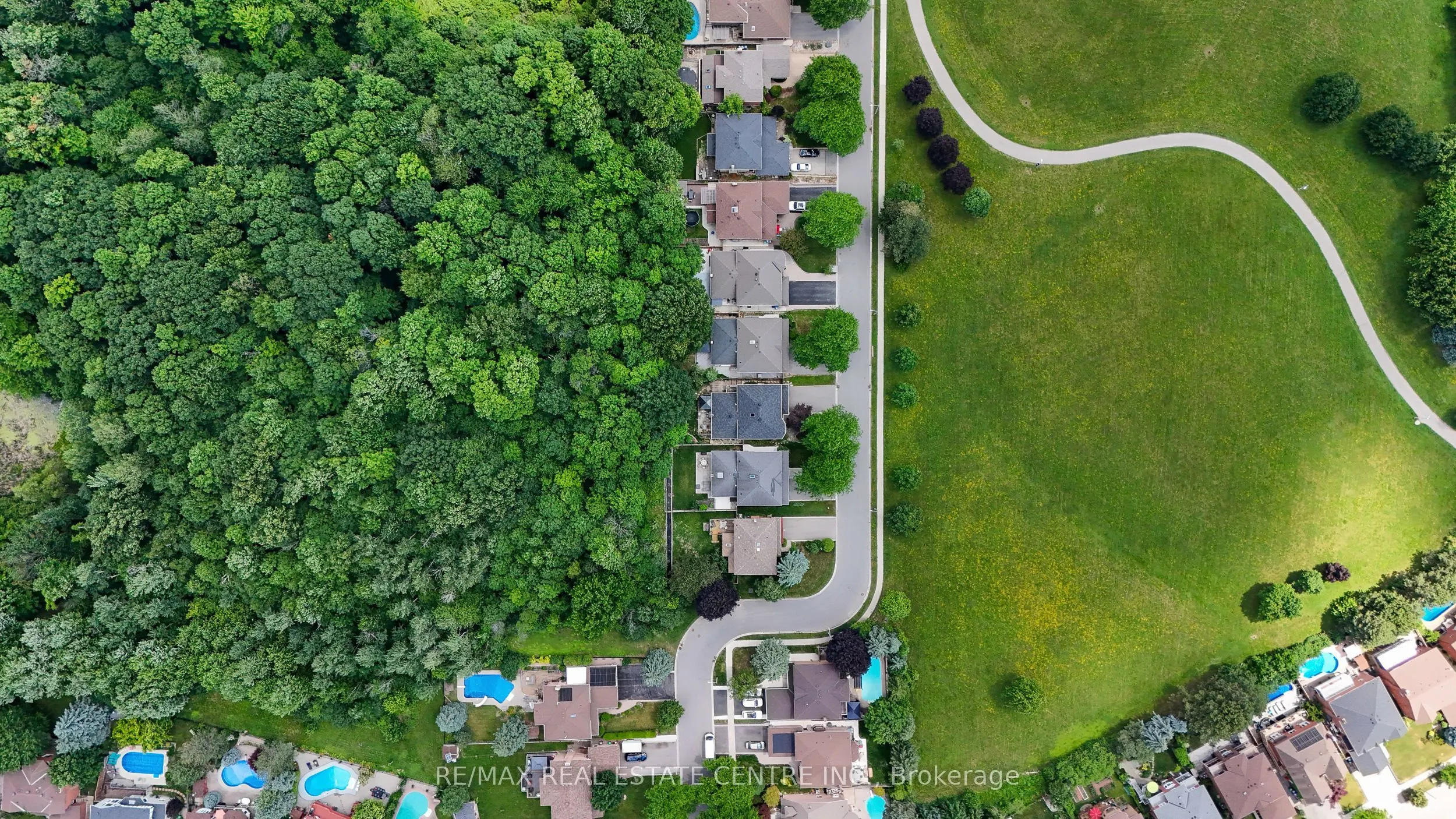 30 Regentview Drive