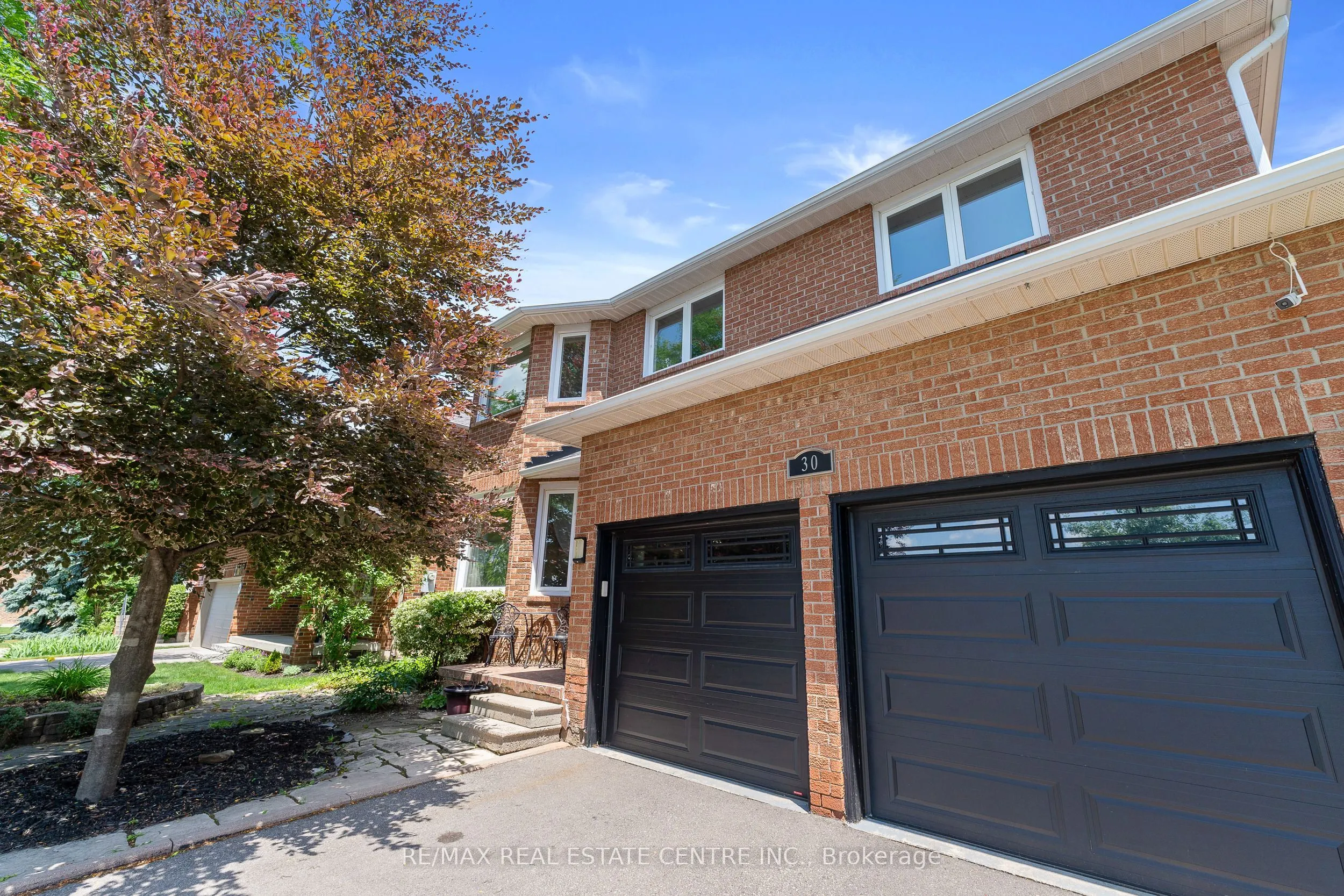 30 Regentview Drive