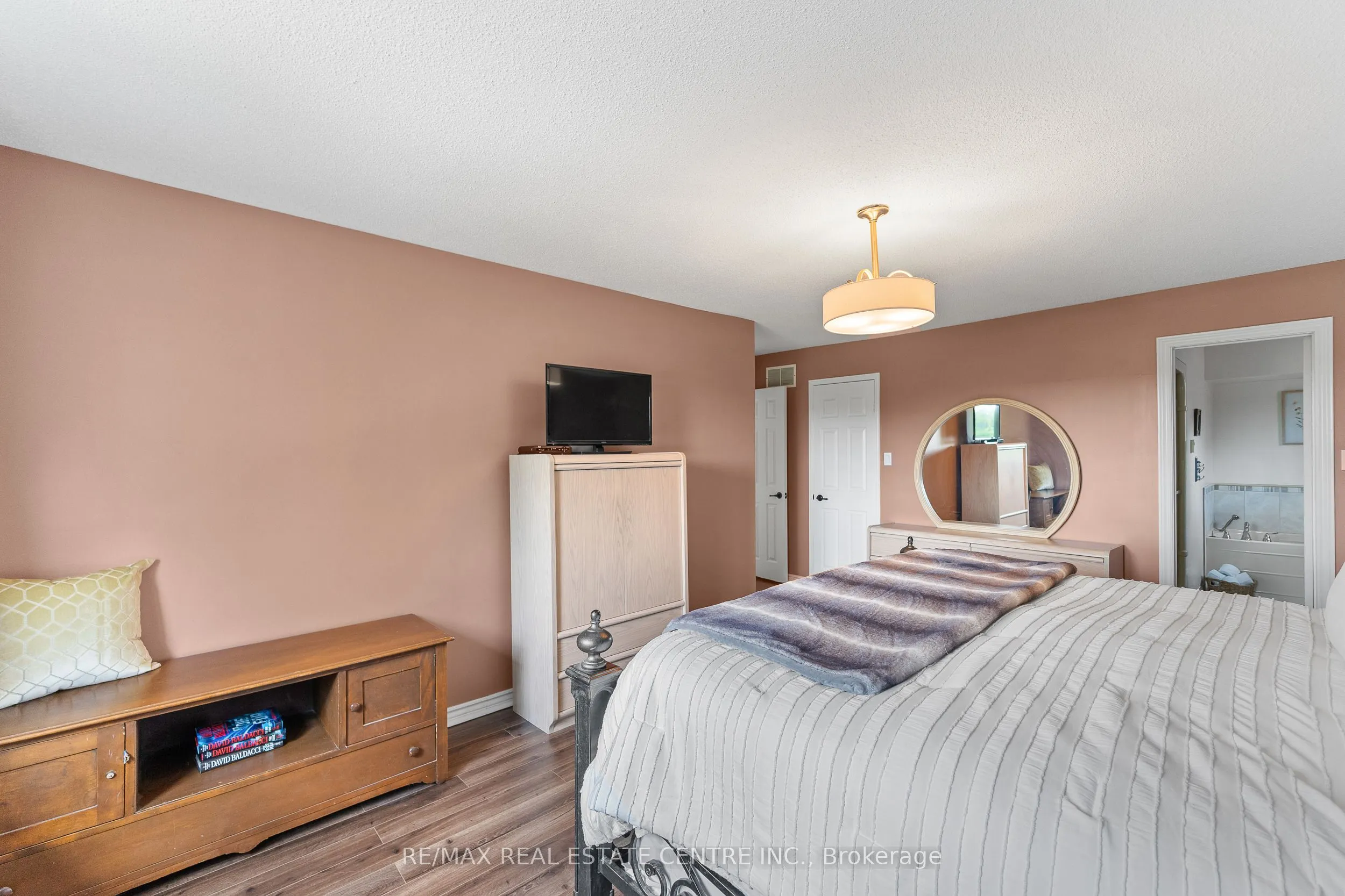 30 Regentview Drive