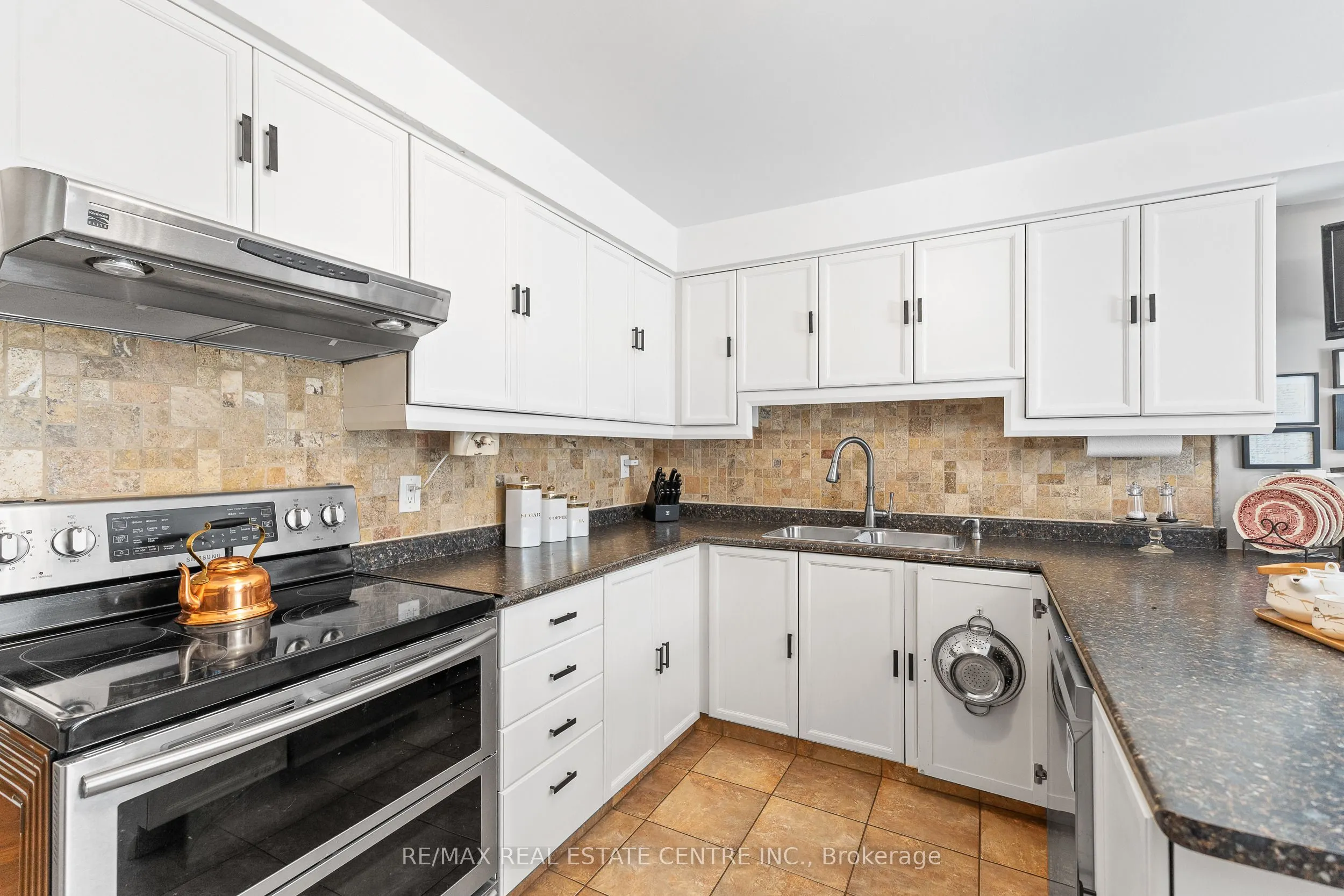 30 Regentview Drive