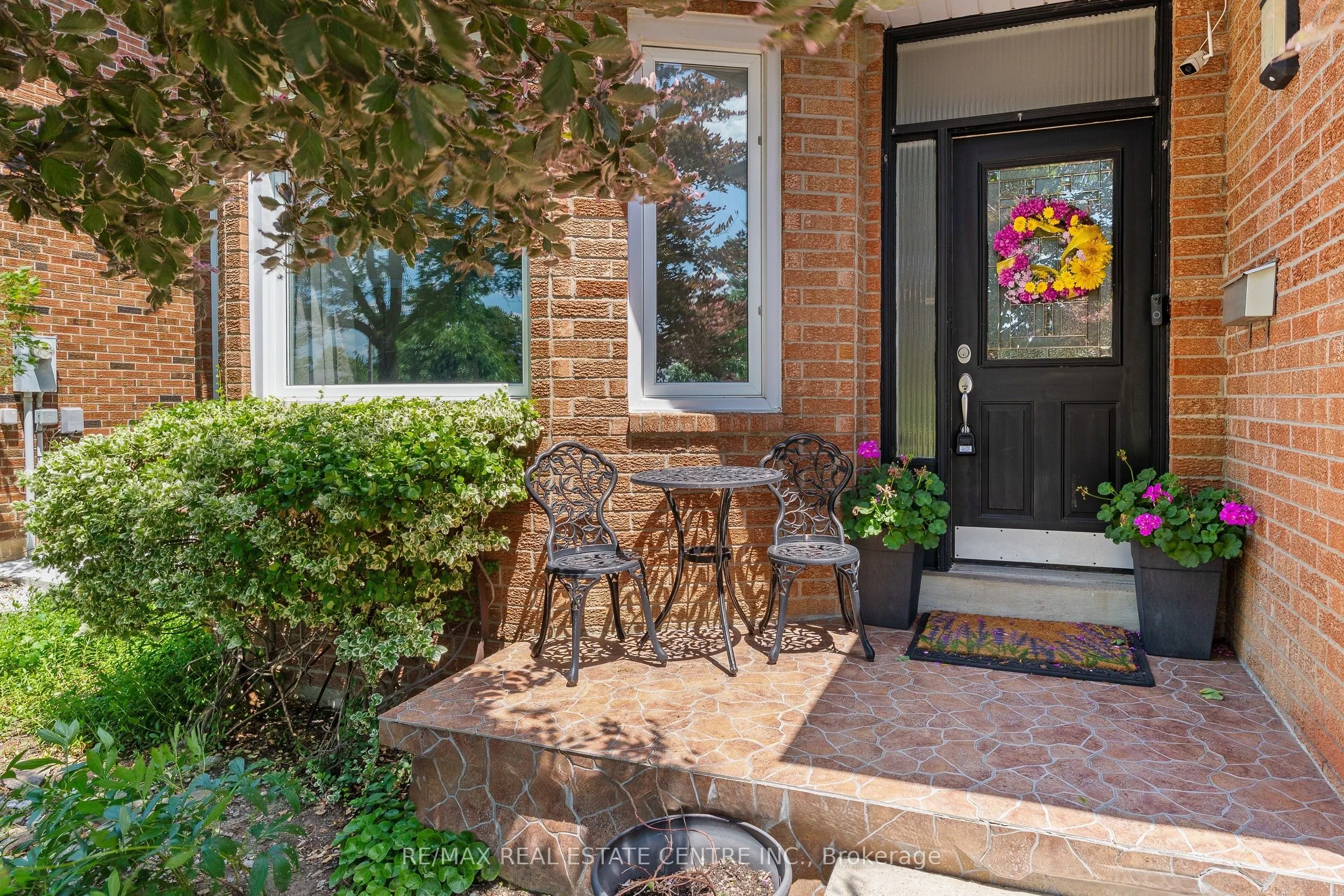 30 Regentview Drive