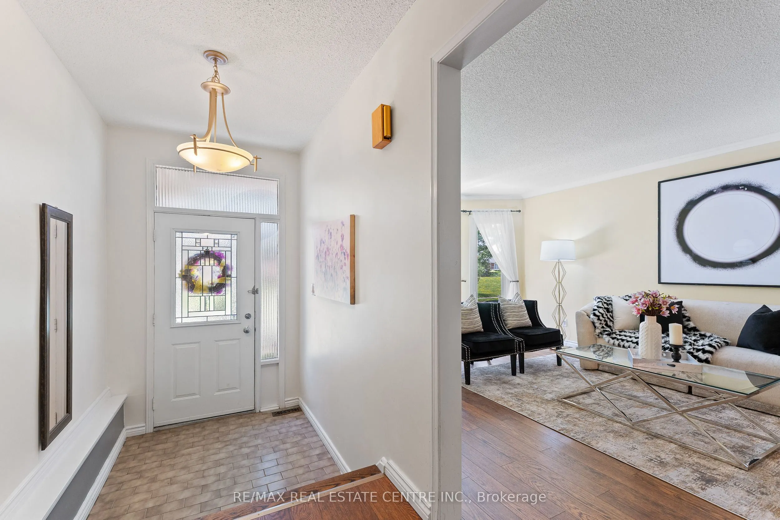 30 Regentview Drive