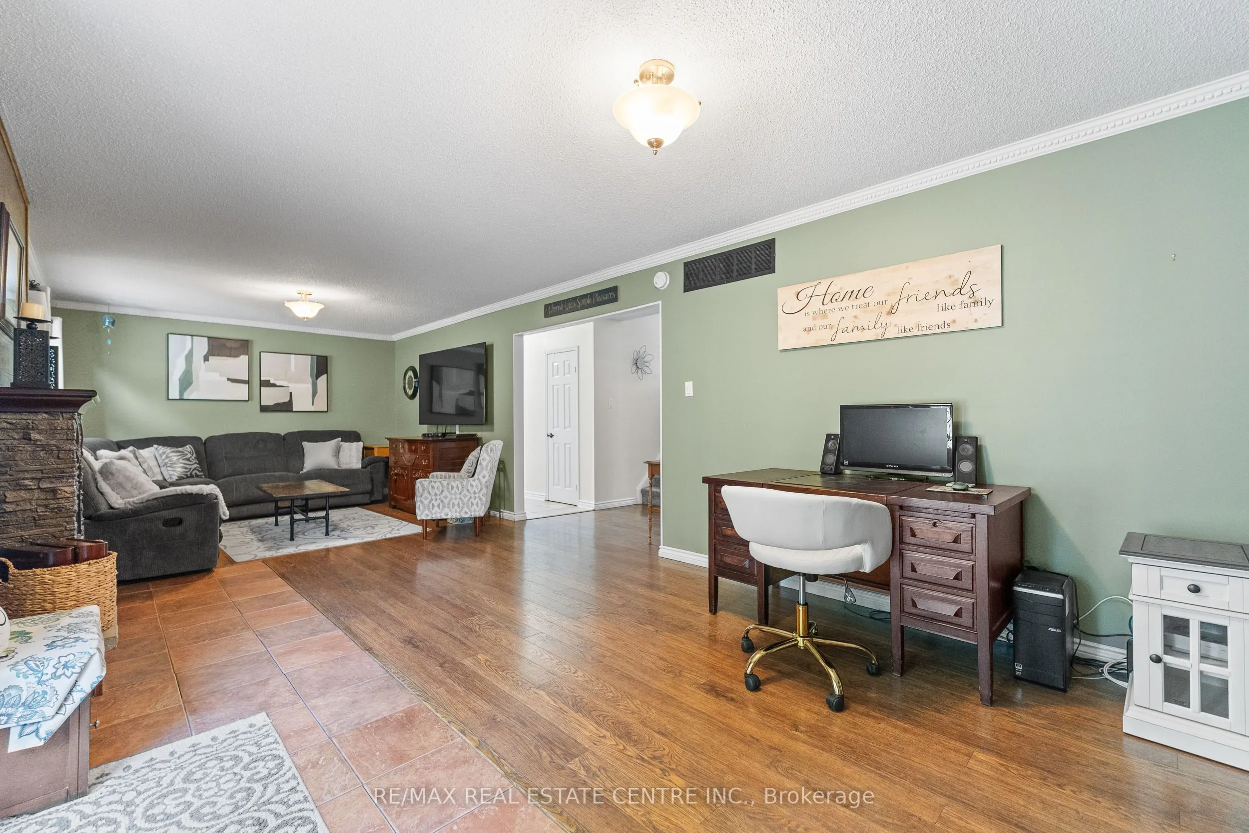 30 Regentview Drive