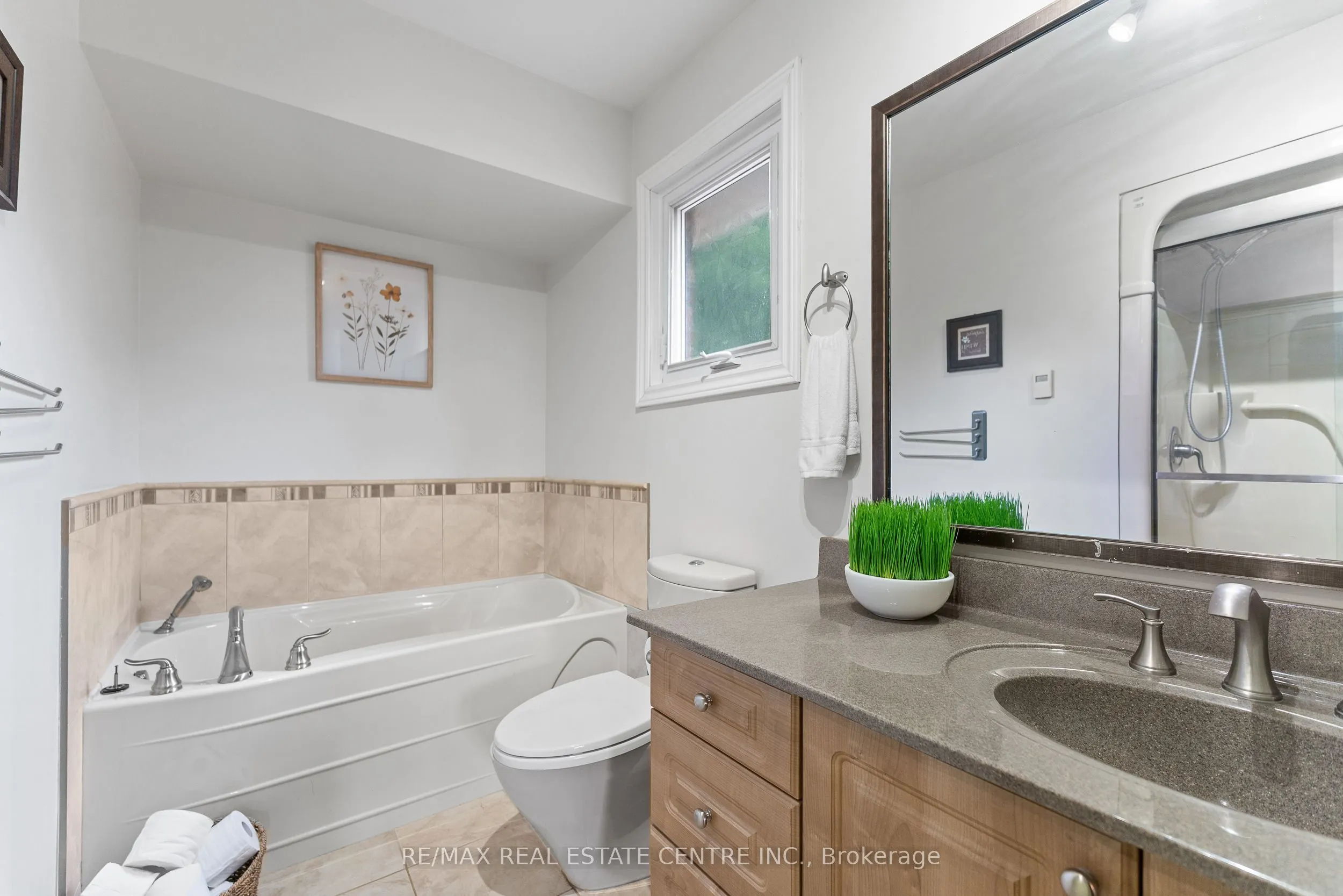 30 Regentview Drive