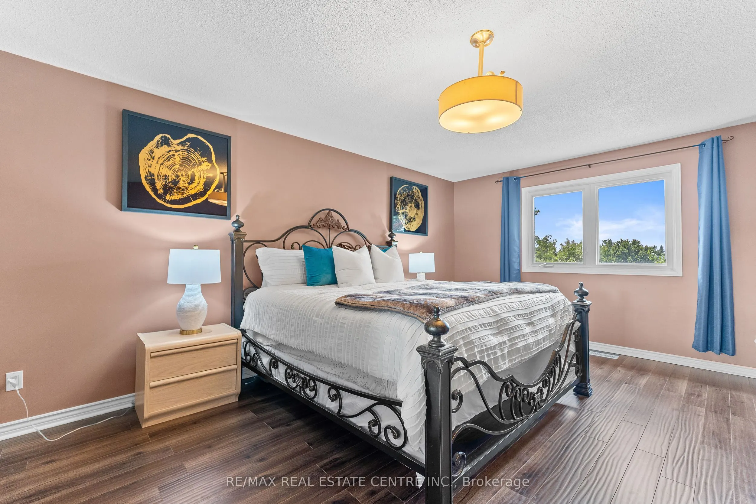 30 Regentview Drive