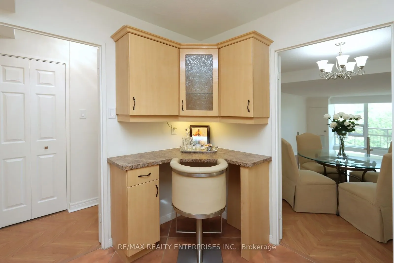 1359 White Oaks Boulevard E, #608