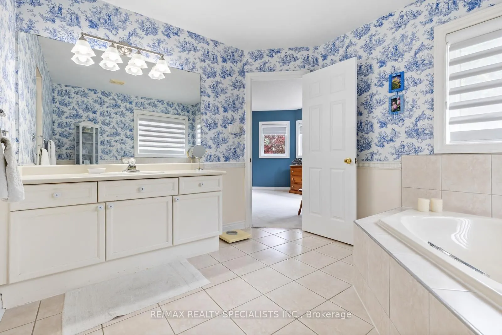 6847 Summer Heights Drive