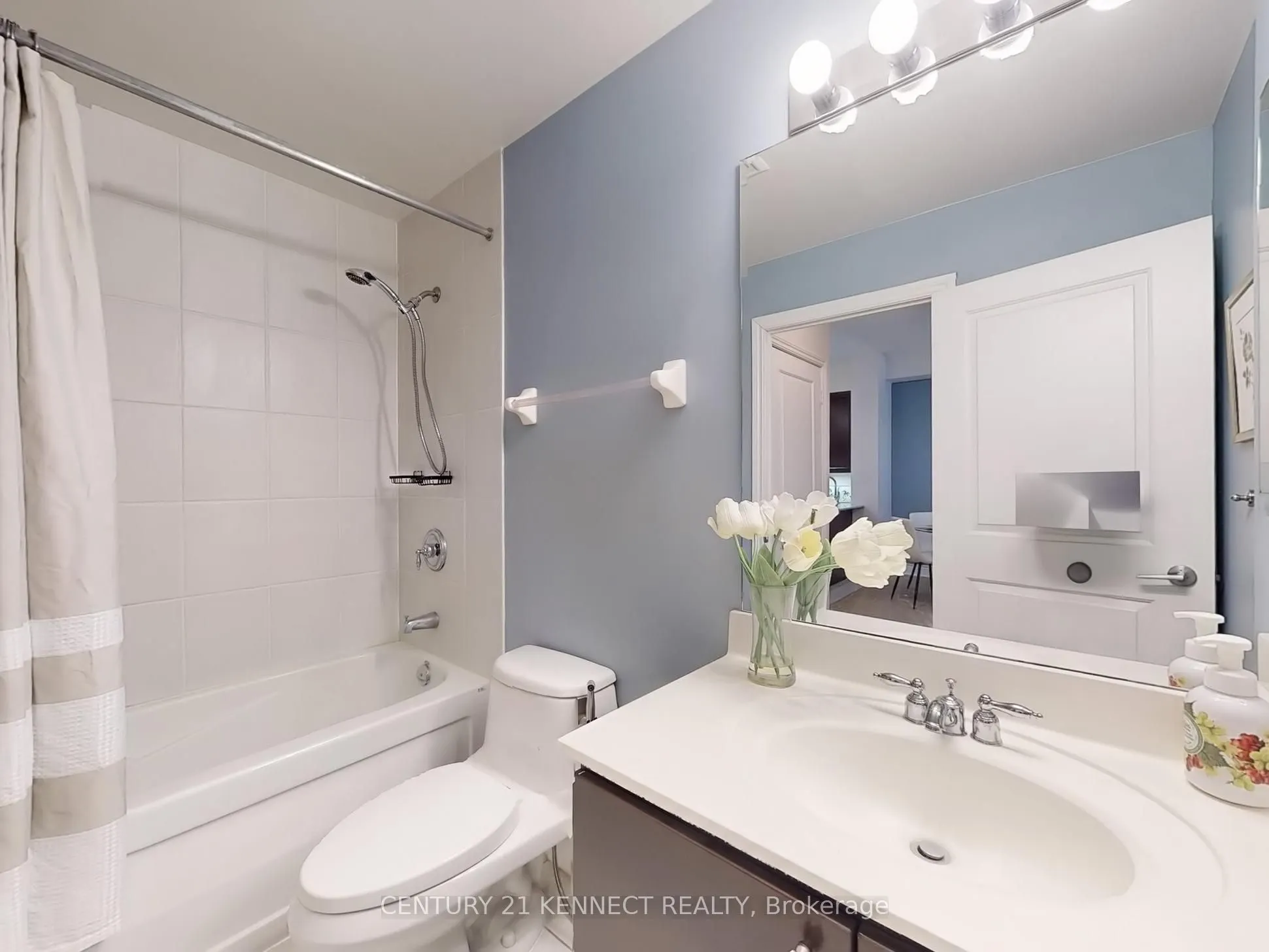 25 Earlington Avenue E, #316