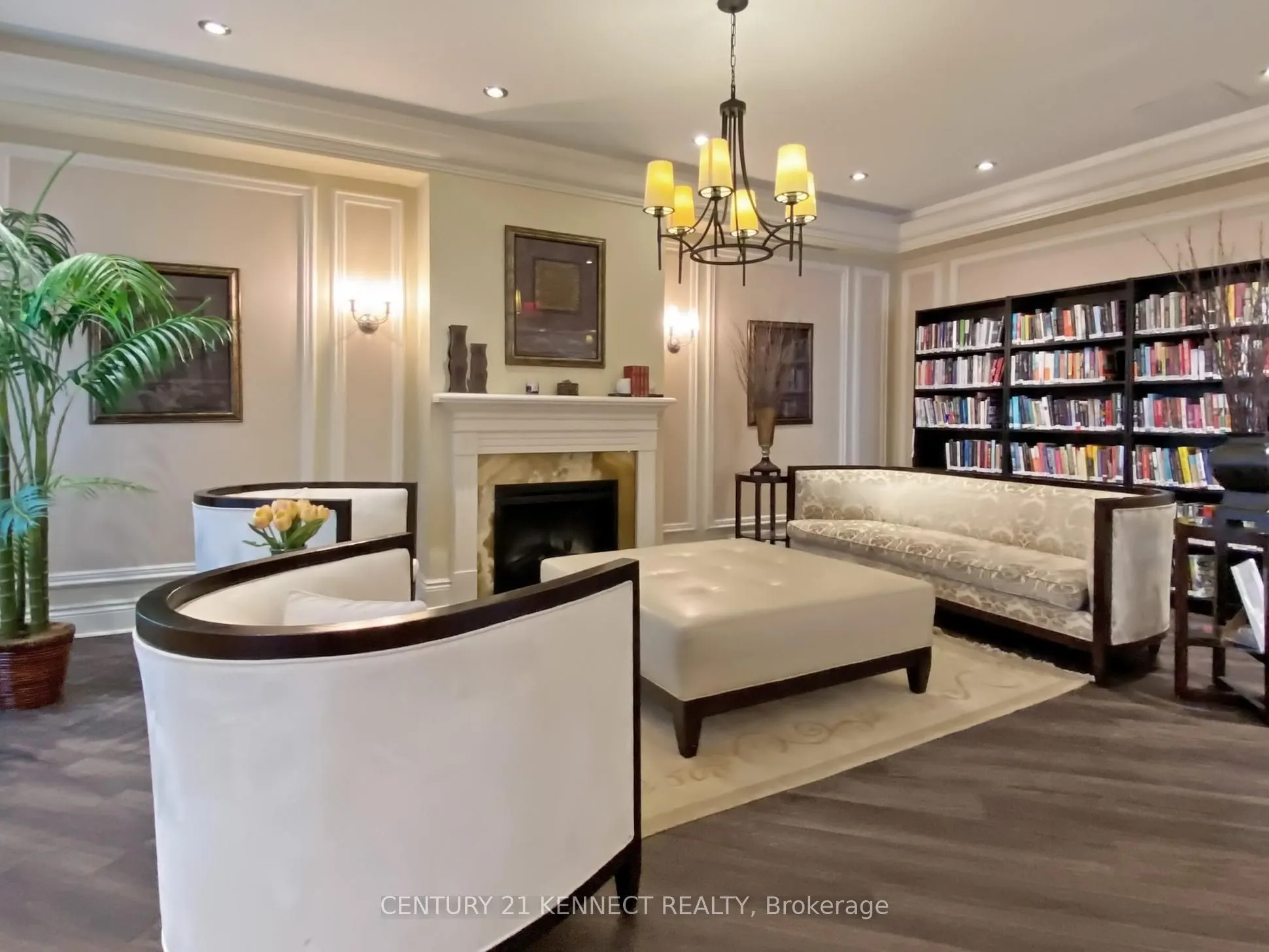 25 Earlington Avenue E, #316