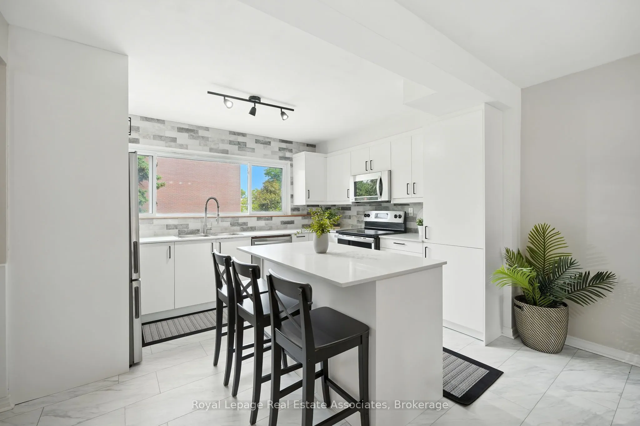 400 Bloor Street, #69