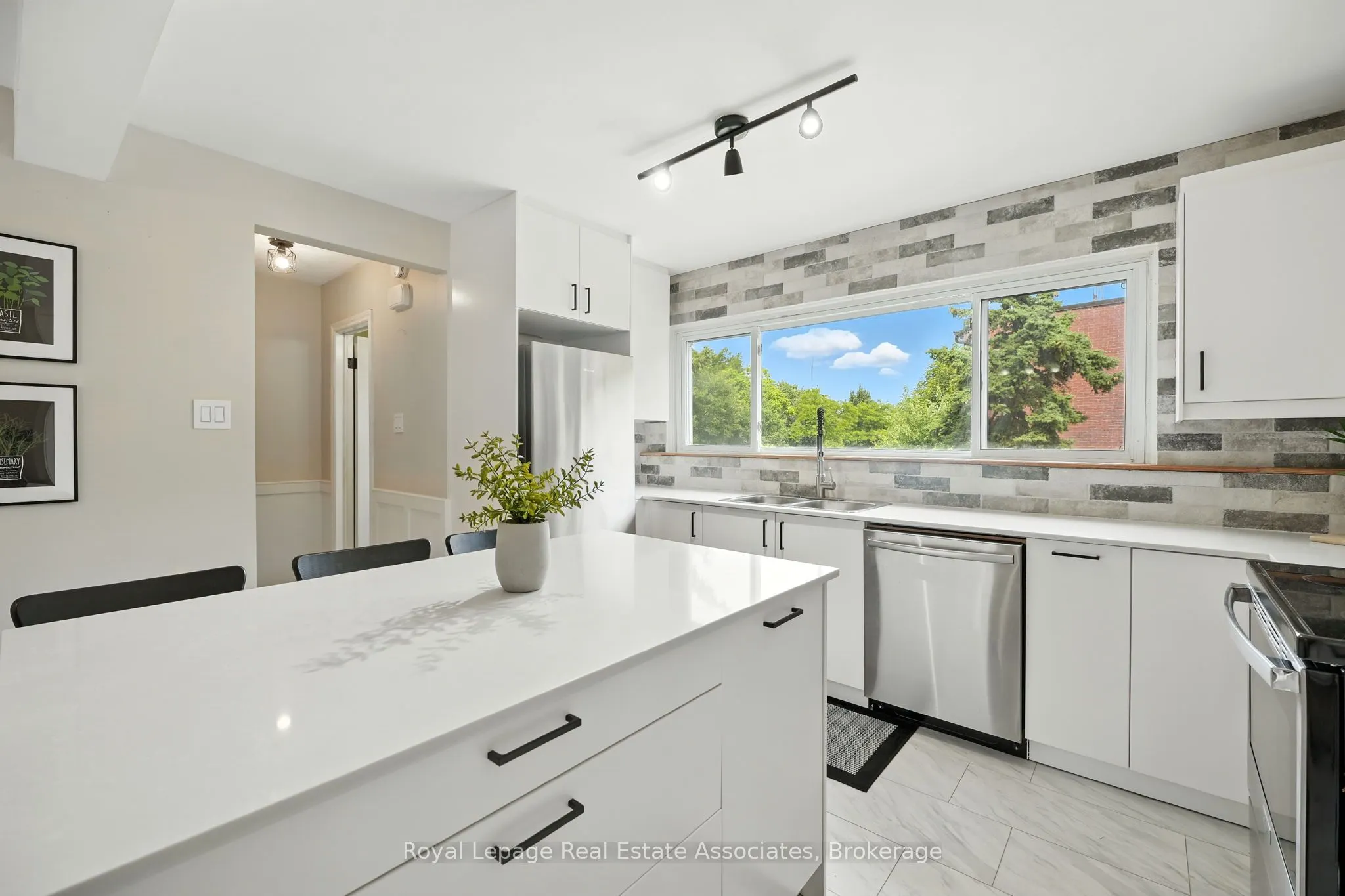 400 Bloor Street, #69