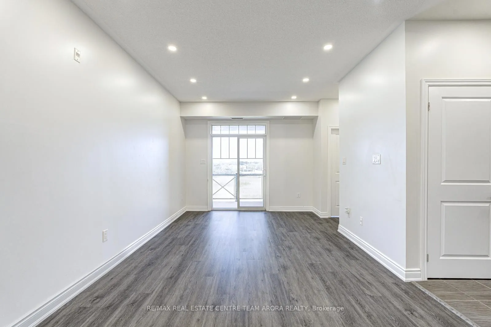 2326 Taunton Road, #303