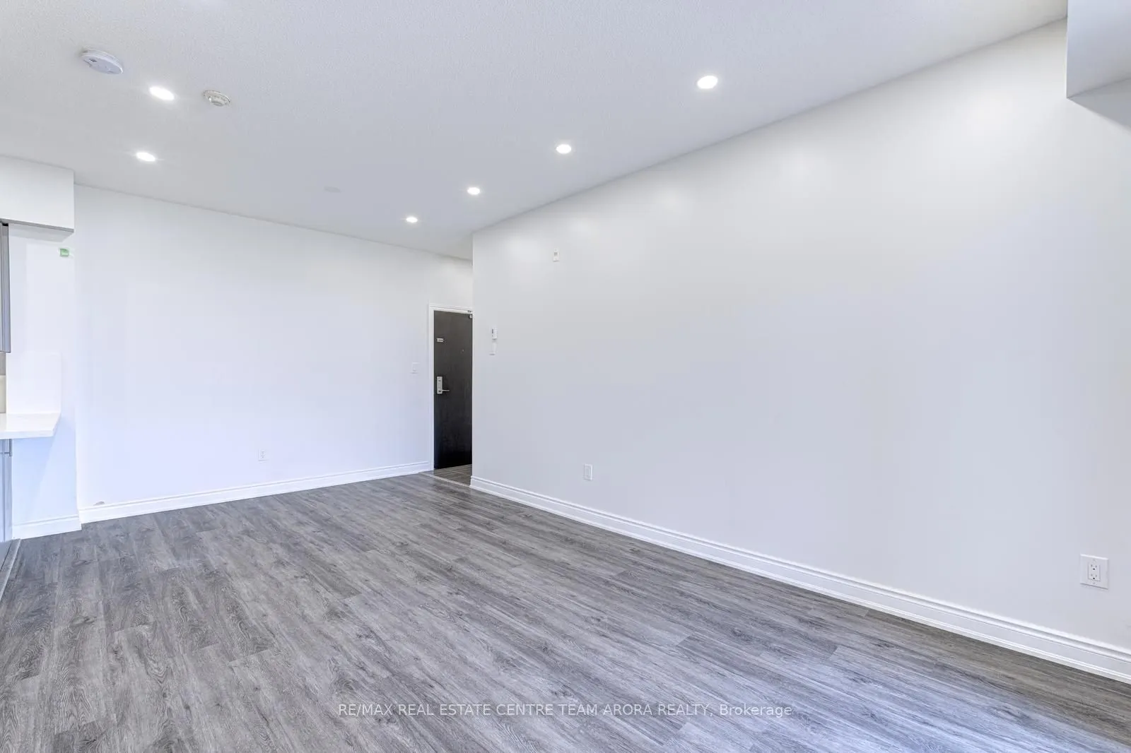 2326 Taunton Road, #303