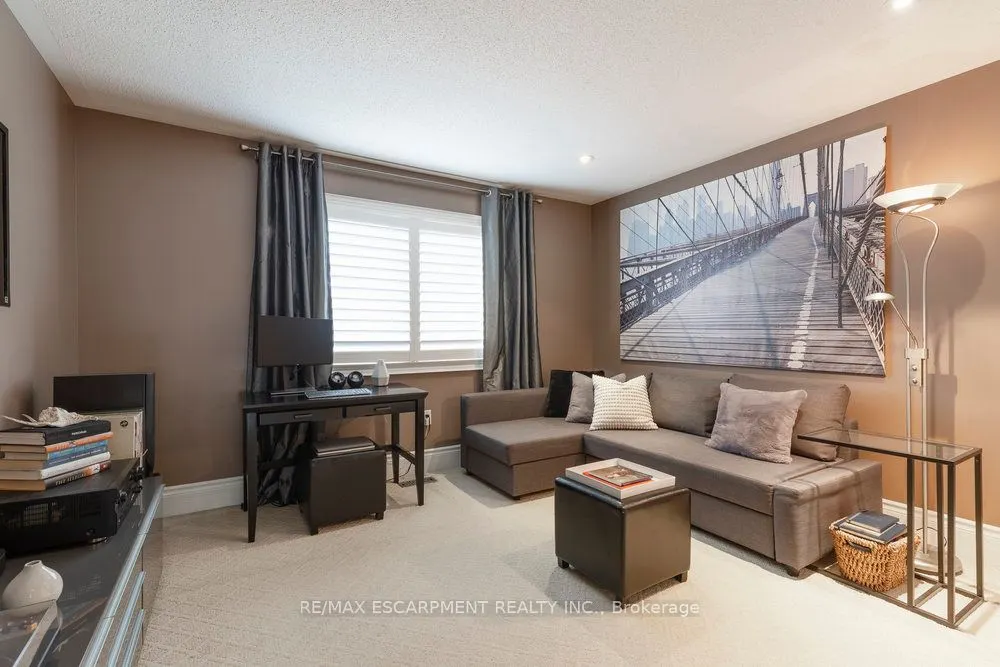 4212 Kane Crescent