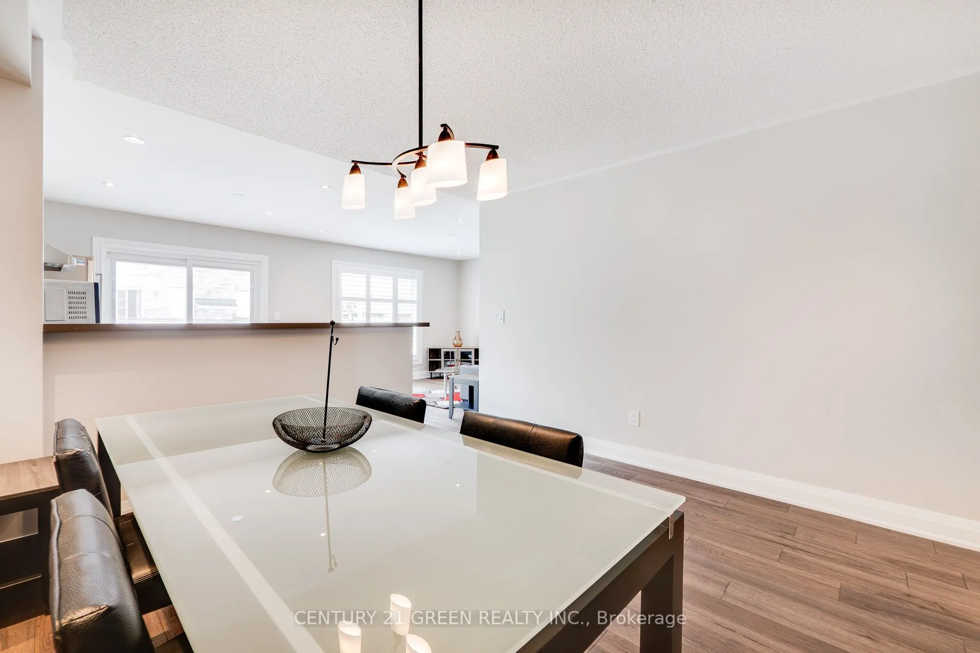 668 Porter Way