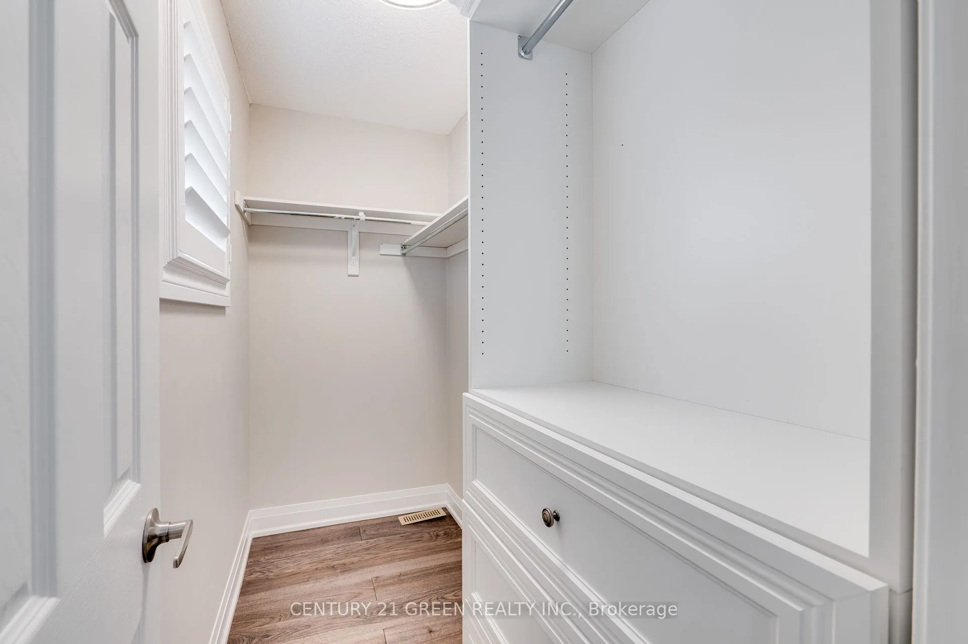 668 Porter Way