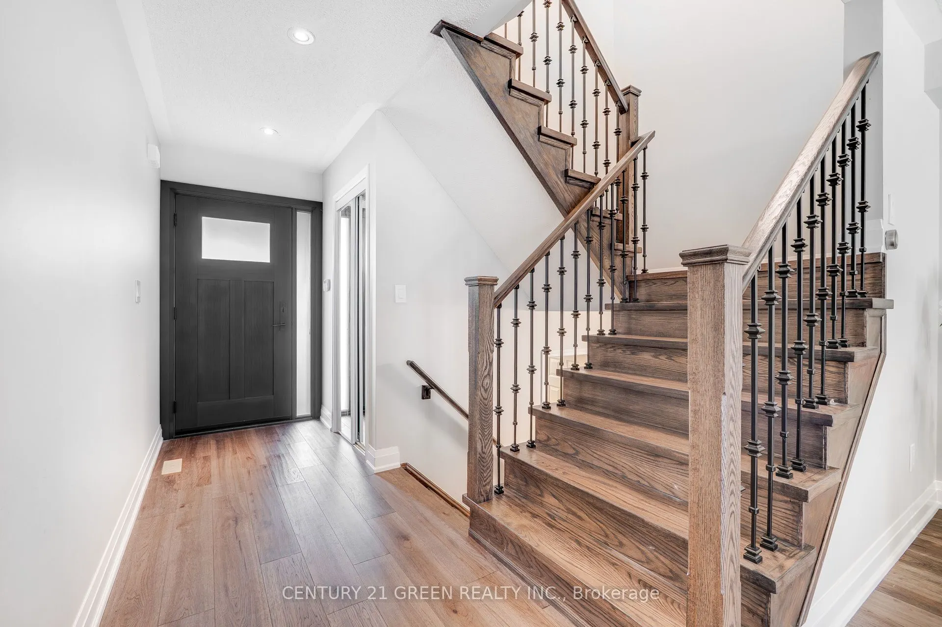 668 Porter Way
