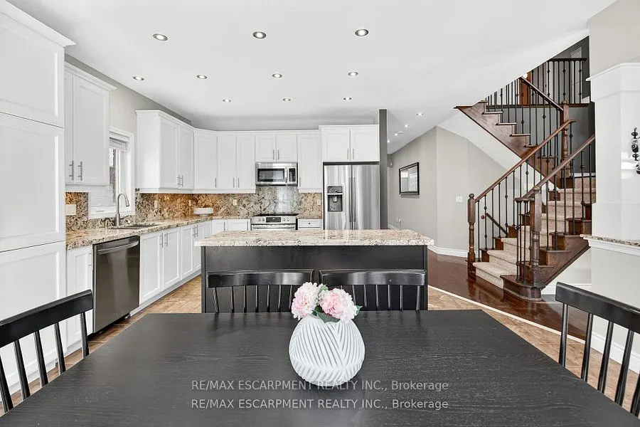 4223 Fuller Crescent