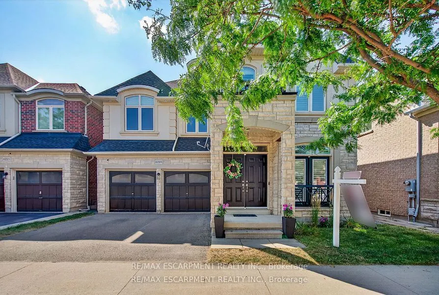 4223 Fuller Crescent