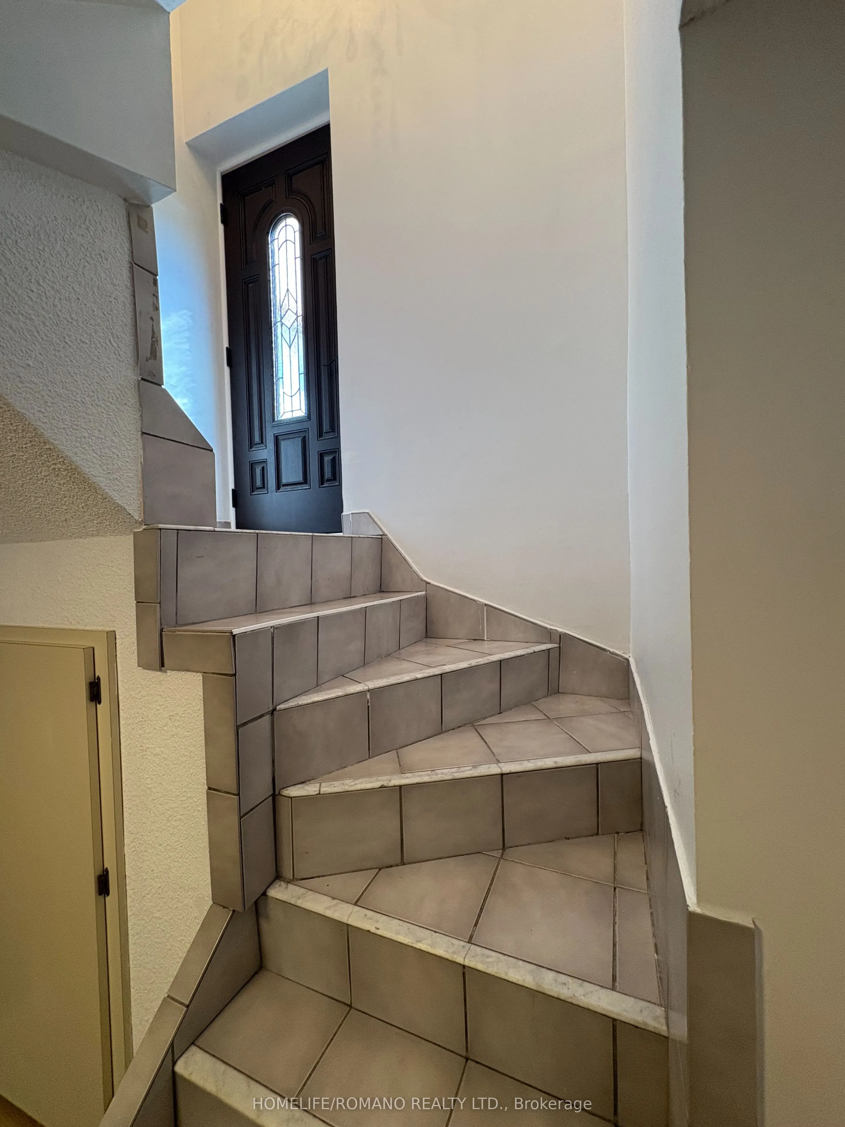 32 Plewes Road, #BASEMENT