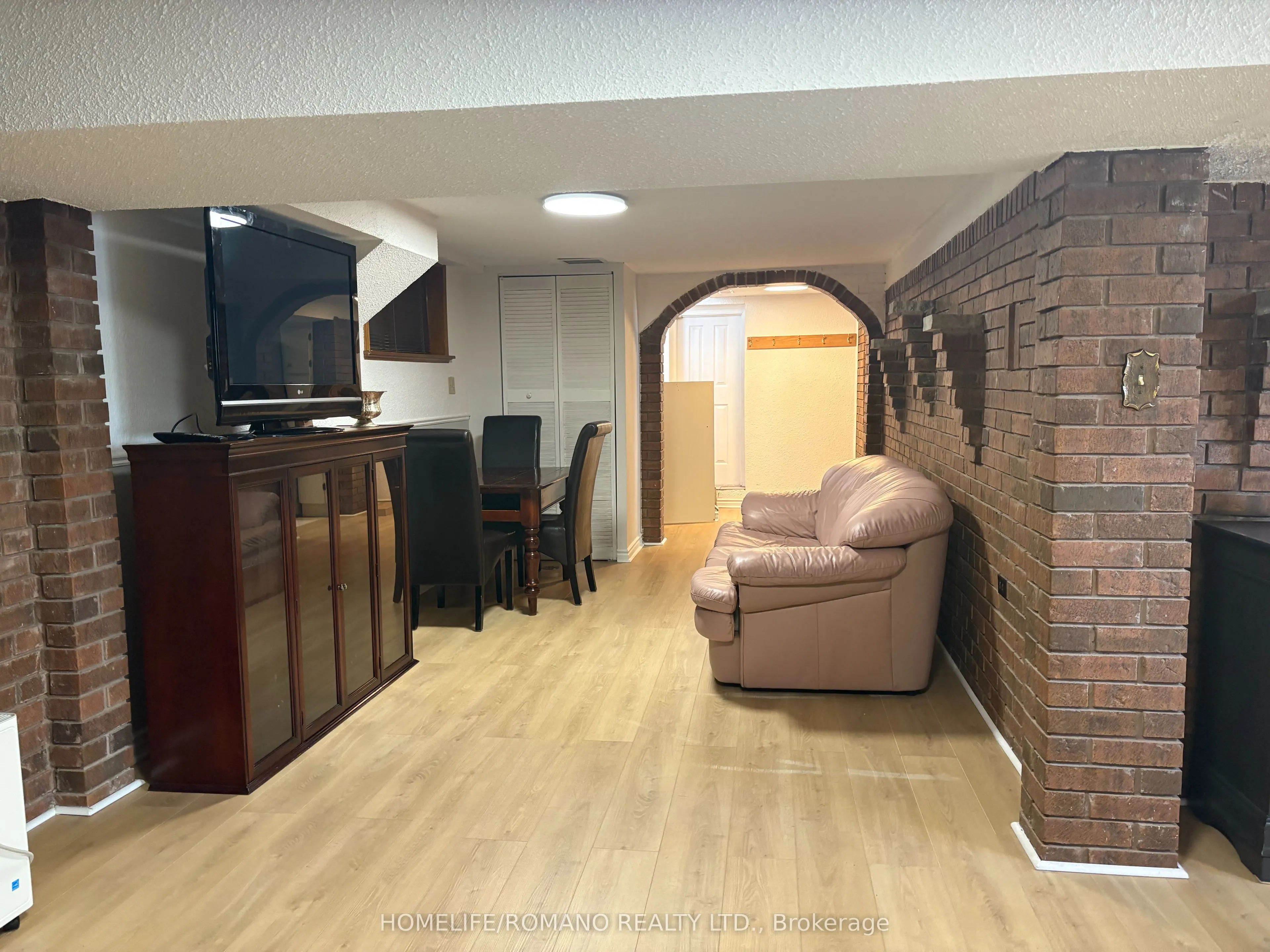 32 Plewes Road, #BASEMENT