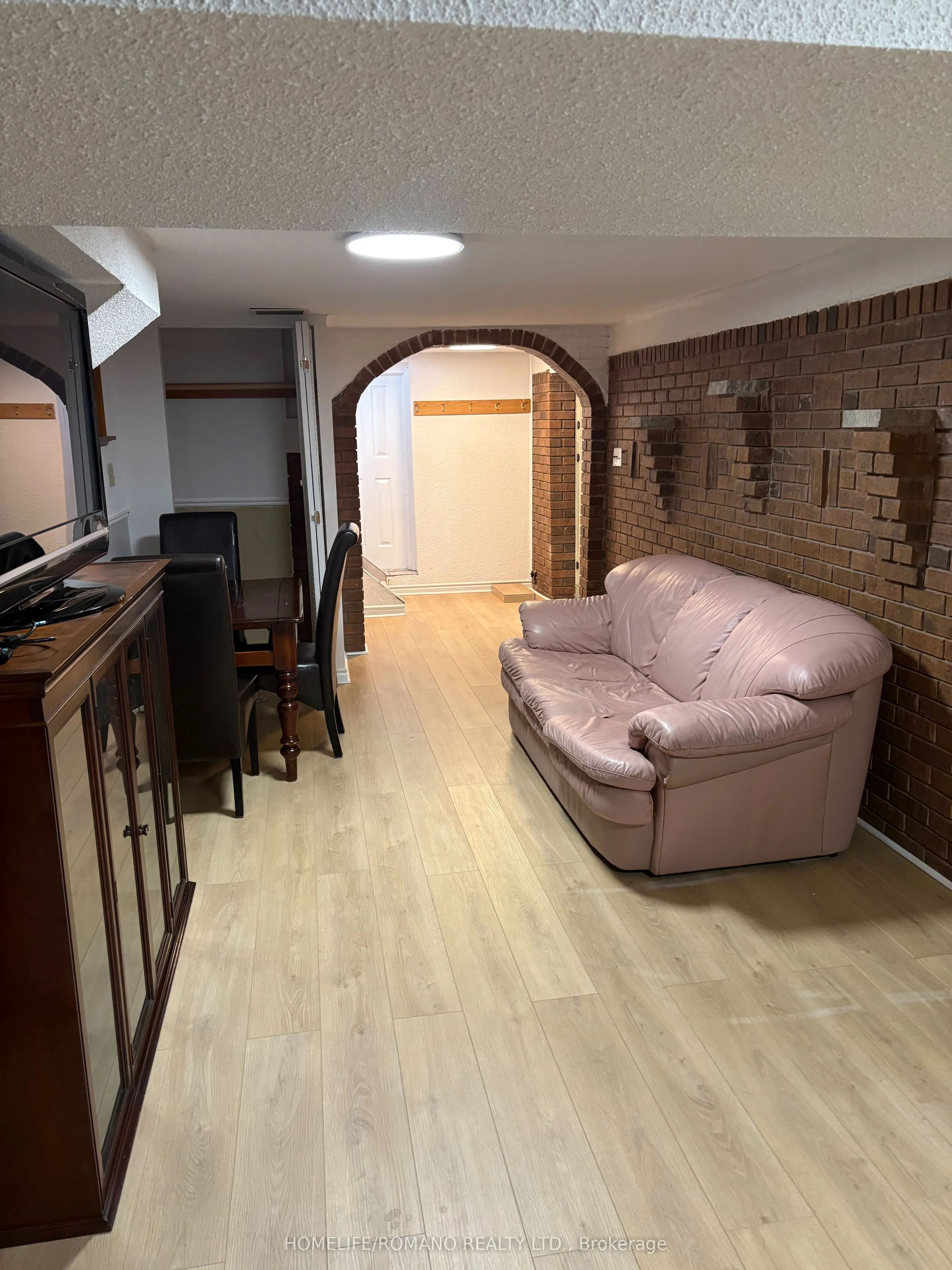 32 Plewes Road, #BASEMENT