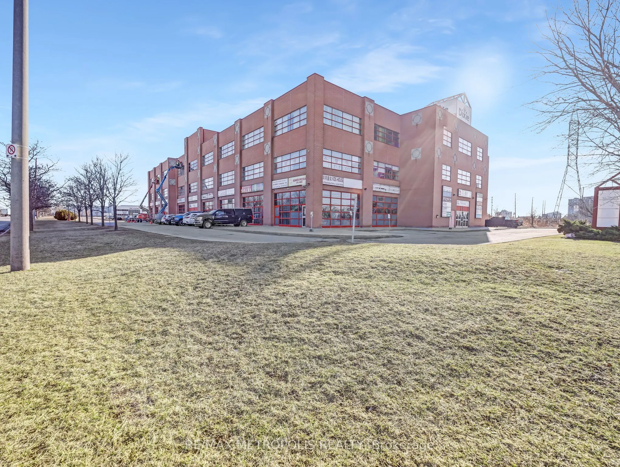 1550 South Gateway Road, #309