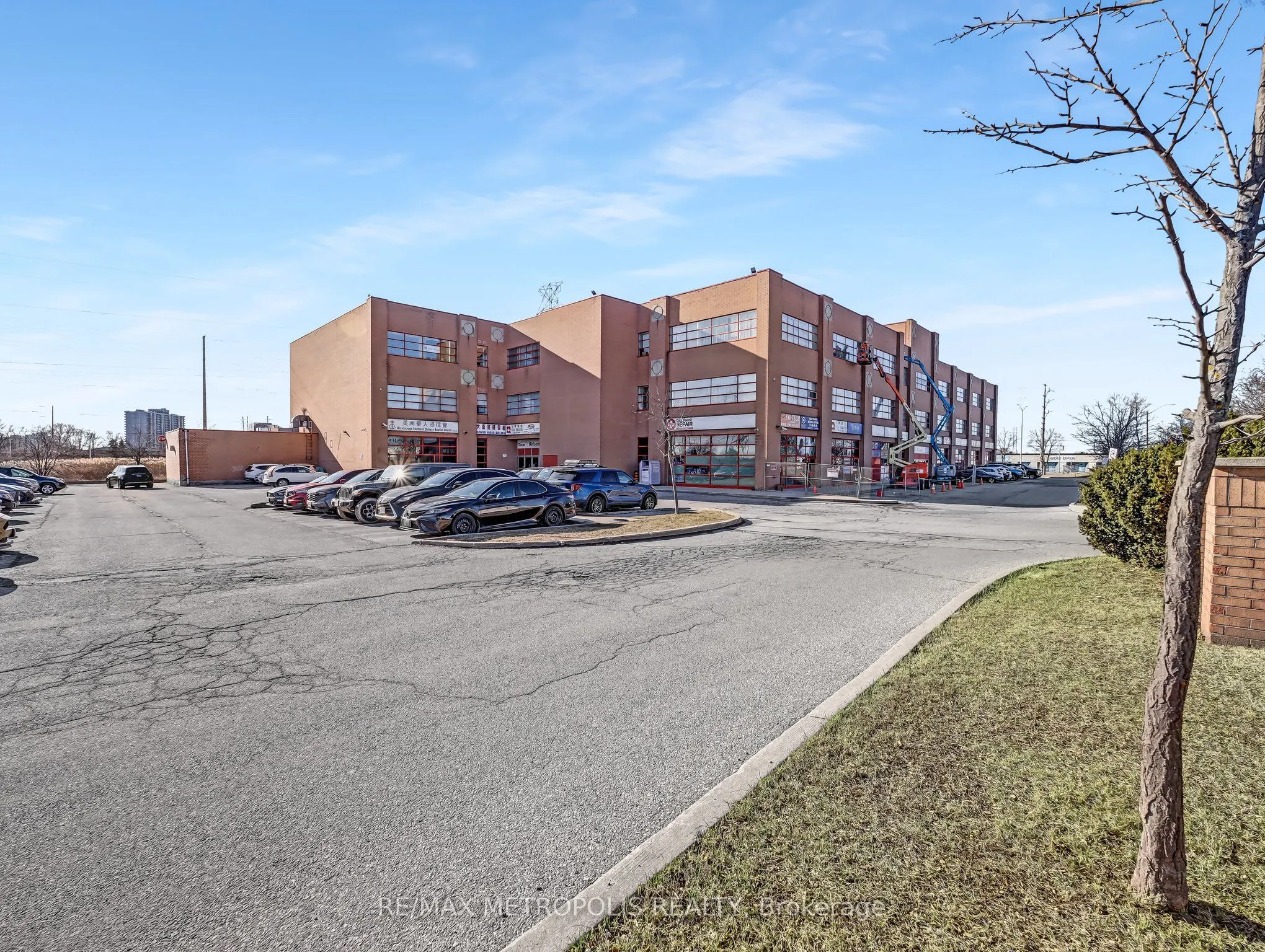 1550 South Gateway Road, #309