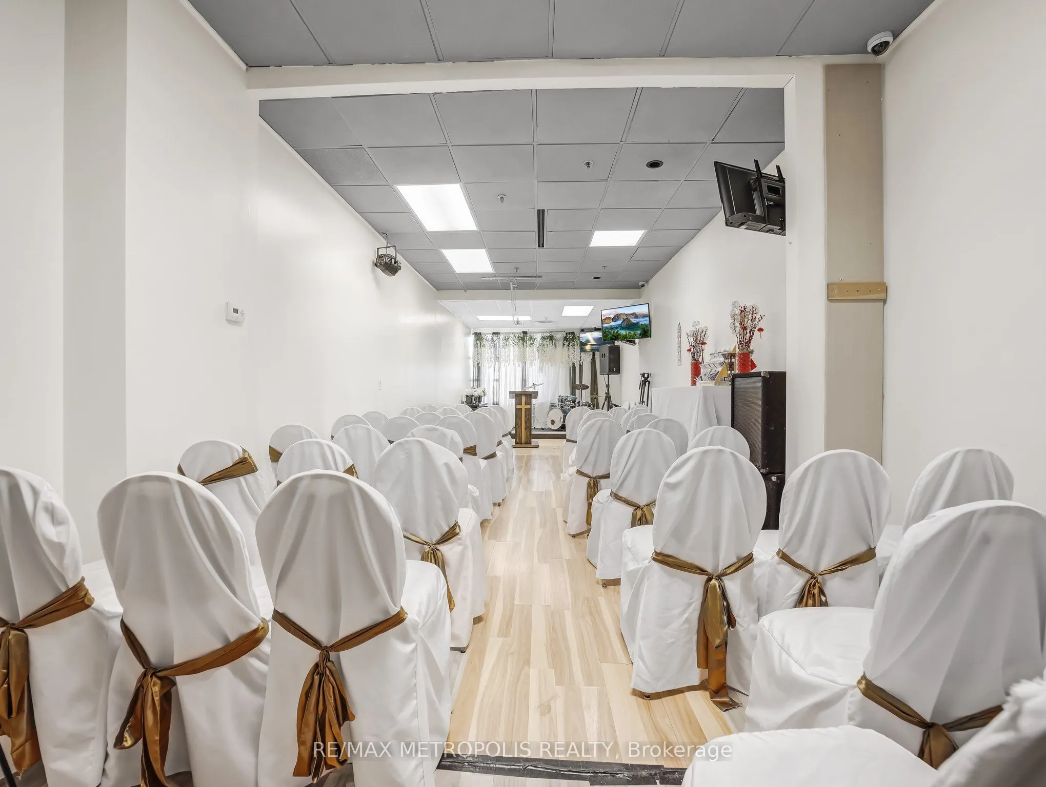 1550 South Gateway Road, #310