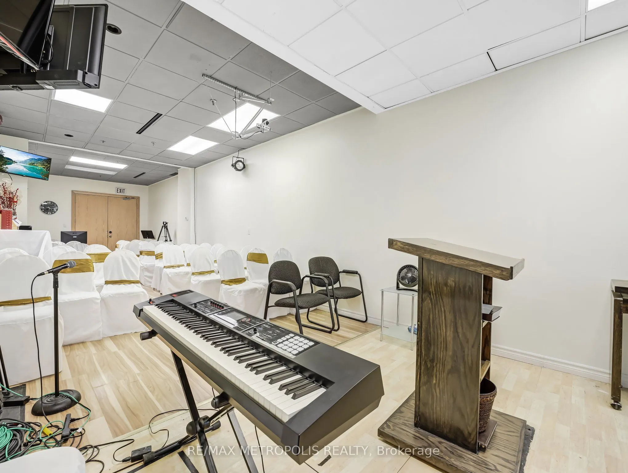 1550 South Gateway Road, #310