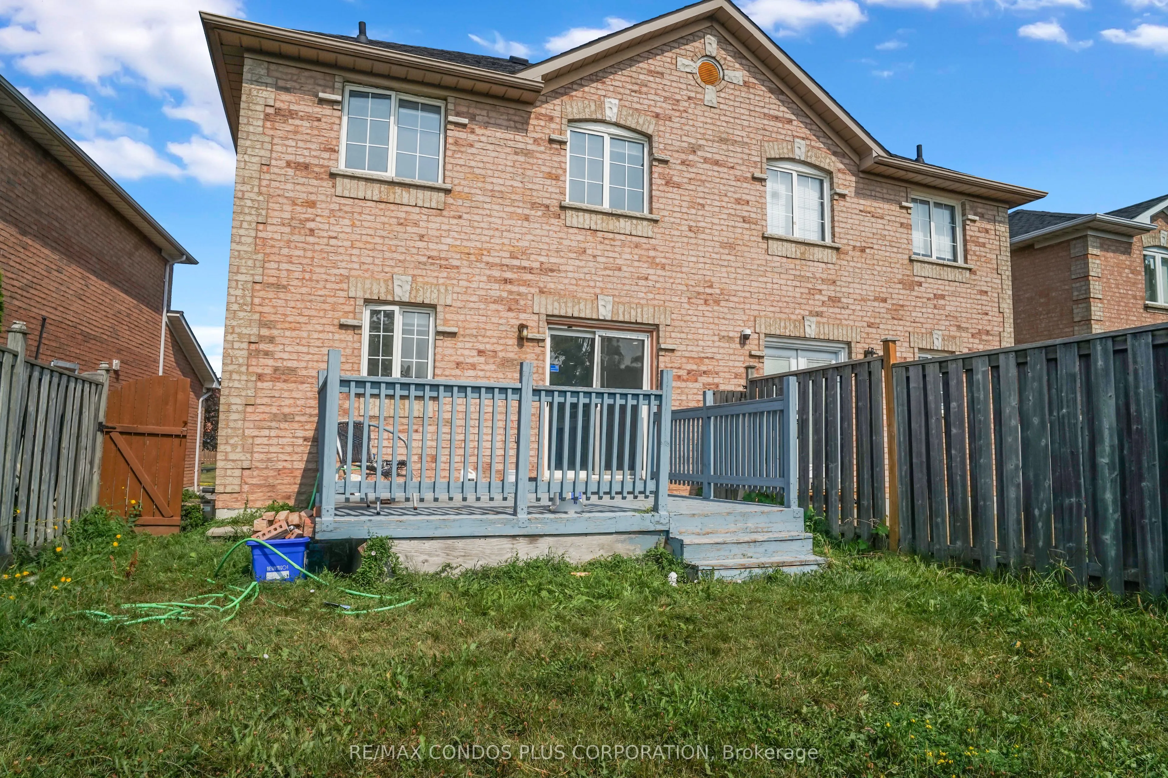 60 Twin Pines Crescent, #UPPER