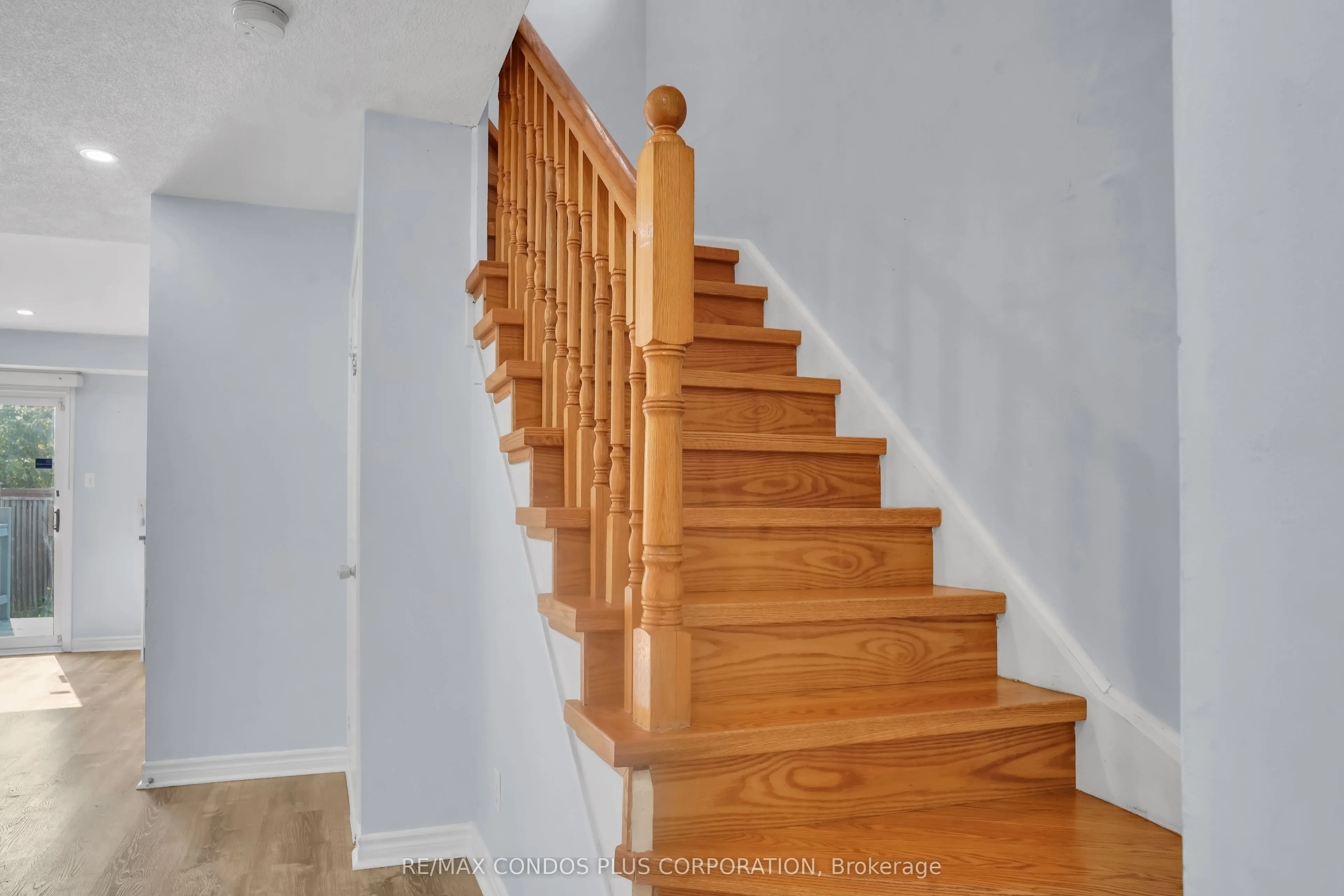 60 Twin Pines Crescent, #UPPER